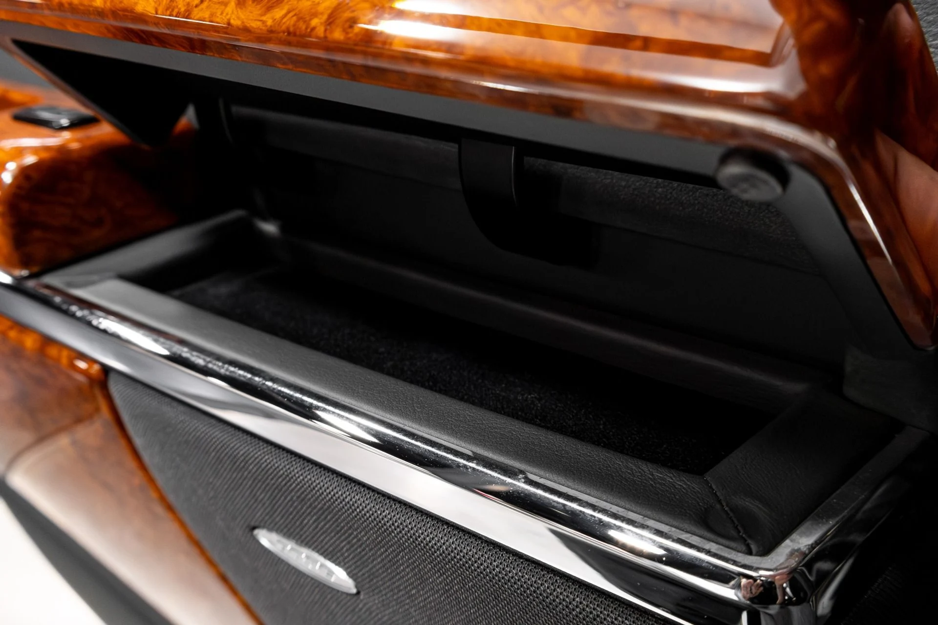 mph047_448747414_Used_2004_Maybach_57_1769486757_21d2961848