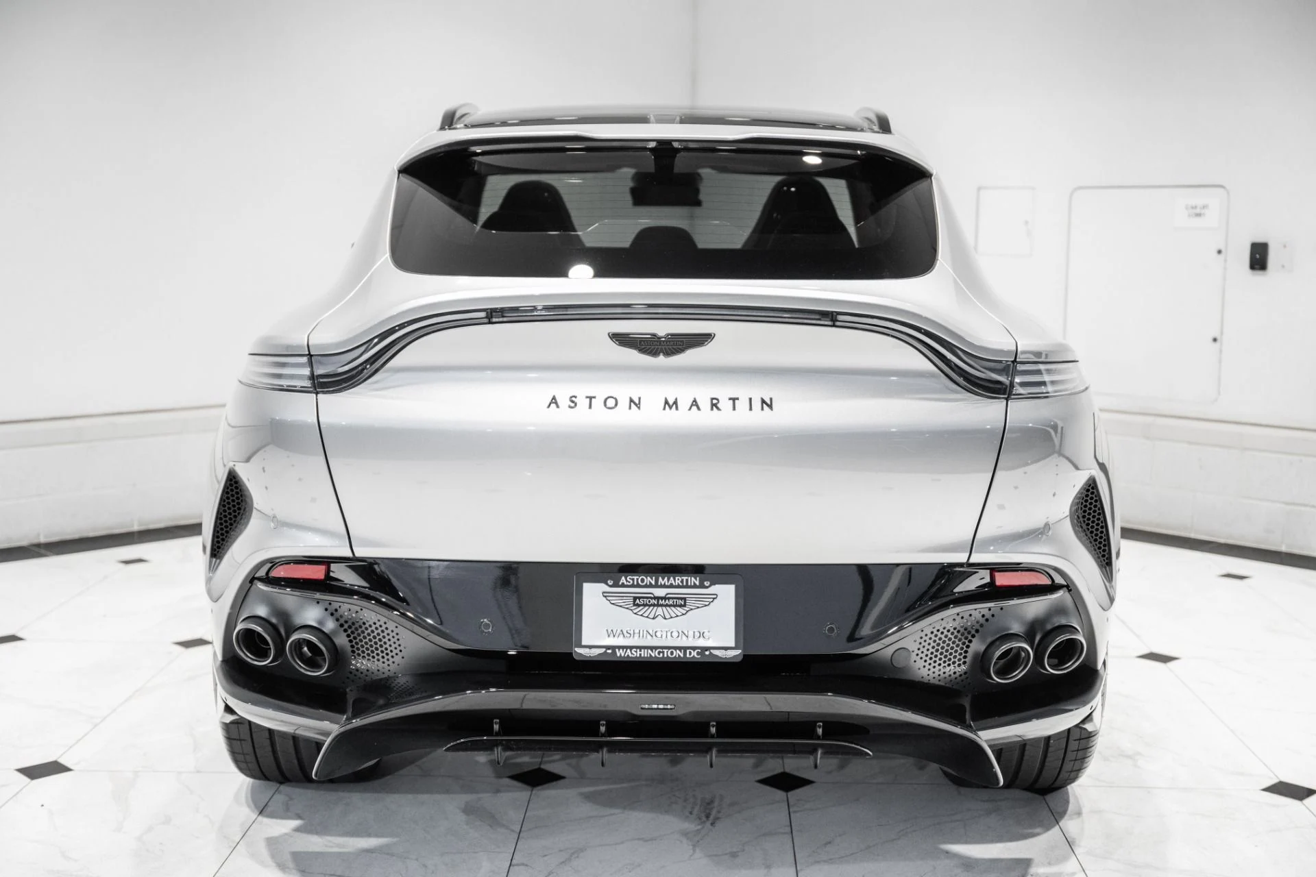 mph047_507069587_New_2026_Aston_Martin_DBX_707_1786372165_f597e09098