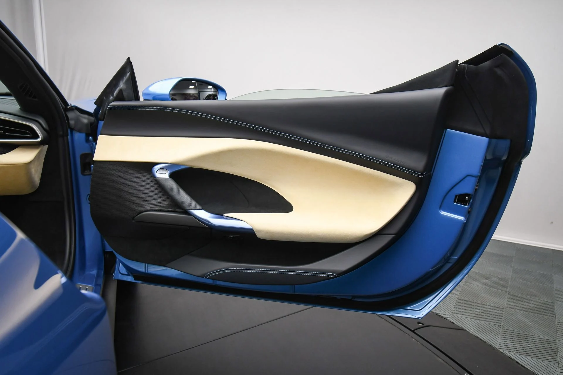 mph047_523043658_9bca61b9537e46738d38339b021d0323_9d33f3fd92