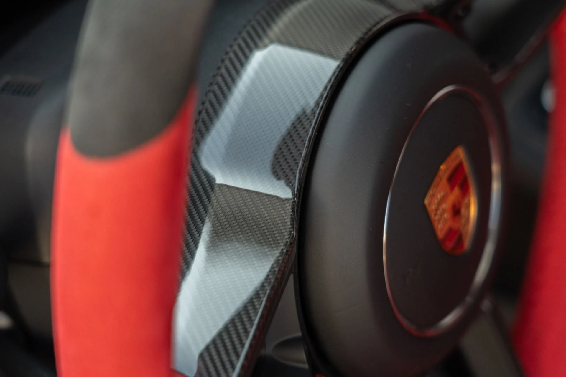 mph047_524359315_Used_2018_Porsche_911_GT_2_RS_1755904886_7035402665