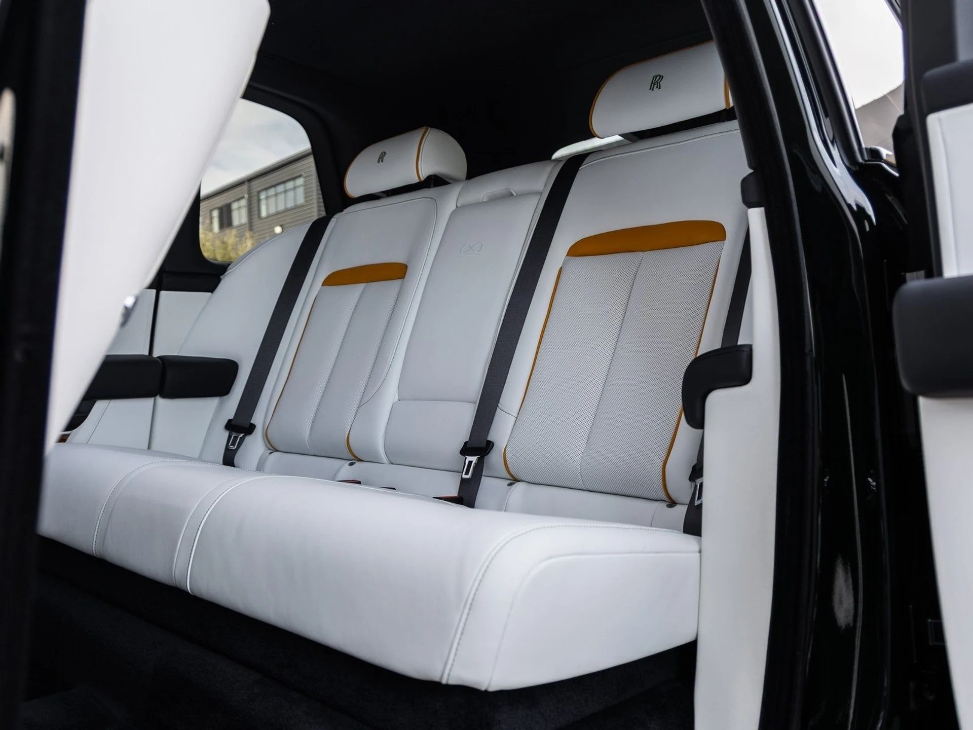 mph047_528353233_48_f0f4287184