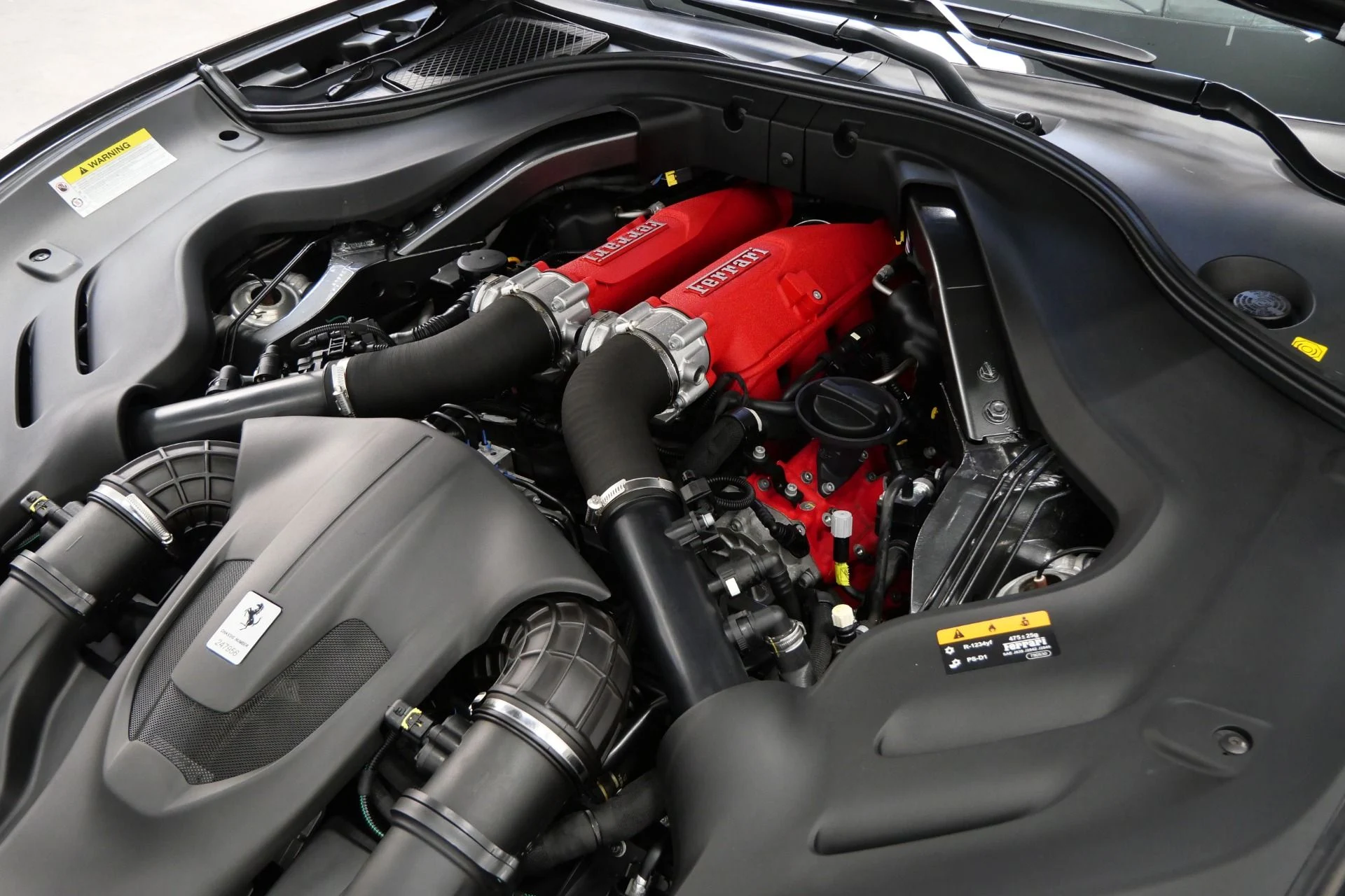 mph047_528984387_Used_2019_Ferrari_Portofino_Interior_Carbon_Trim_High_Power_Hi_Fi_Magneride_Suspension_1773425740_2326ba5b56