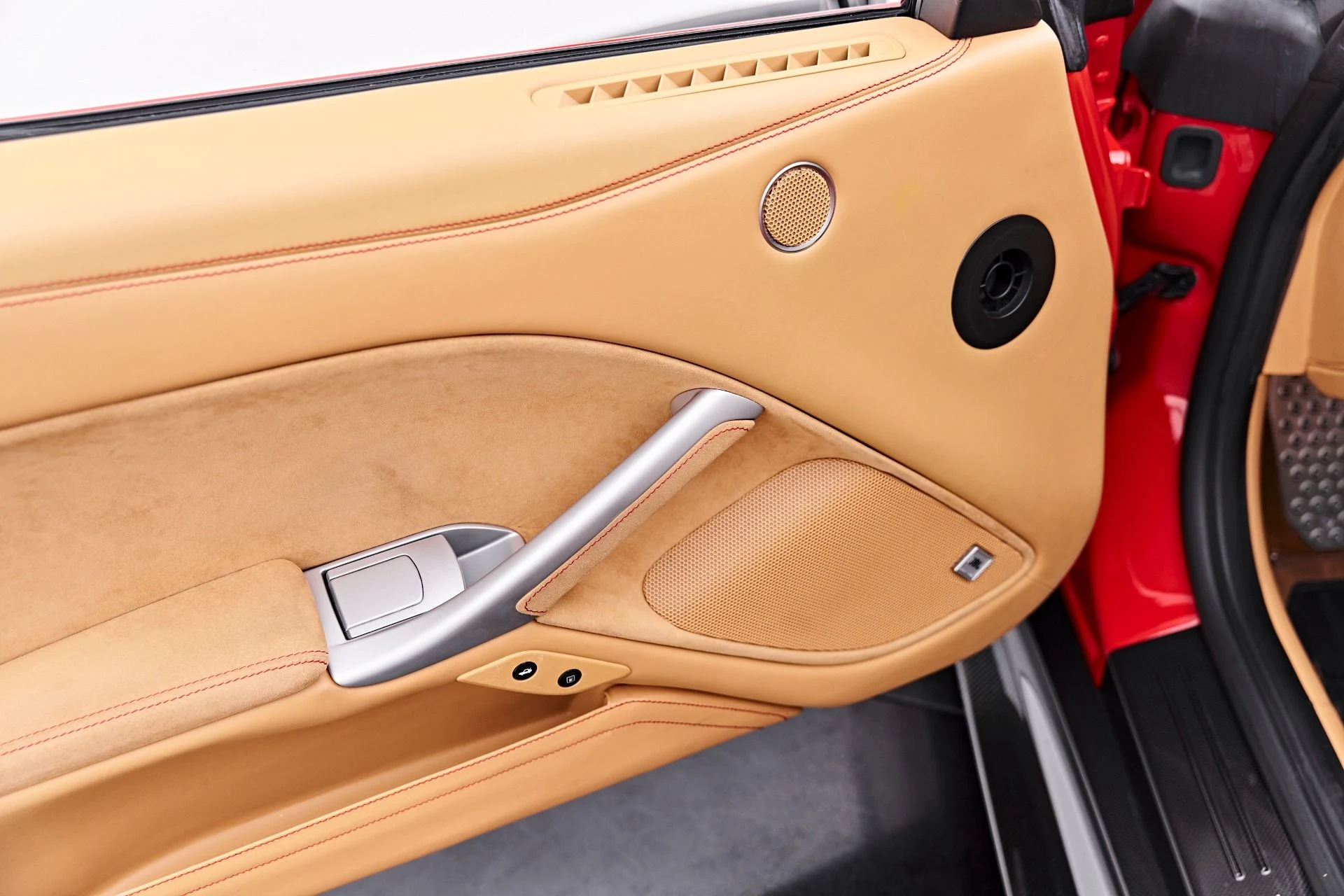 mph047_555229646_Used_2014_Ferrari_F12_Berlinetta_1785289818_6ae1c18bae