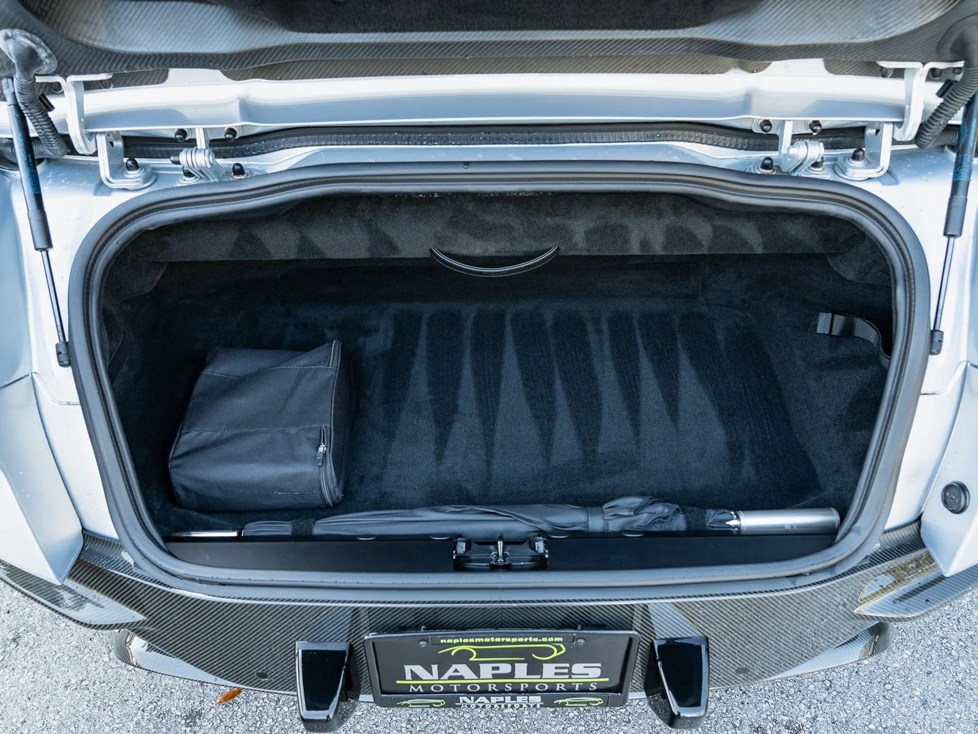 mph047_565880119_Used_2020_Aston_Martin_DBS_Superleggera_1764795983_289b09775d