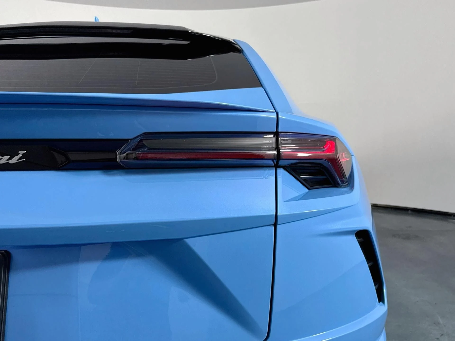 mph047_579993067_Used_2022_Lamborghini_Urus_1786397313_8825edae1e