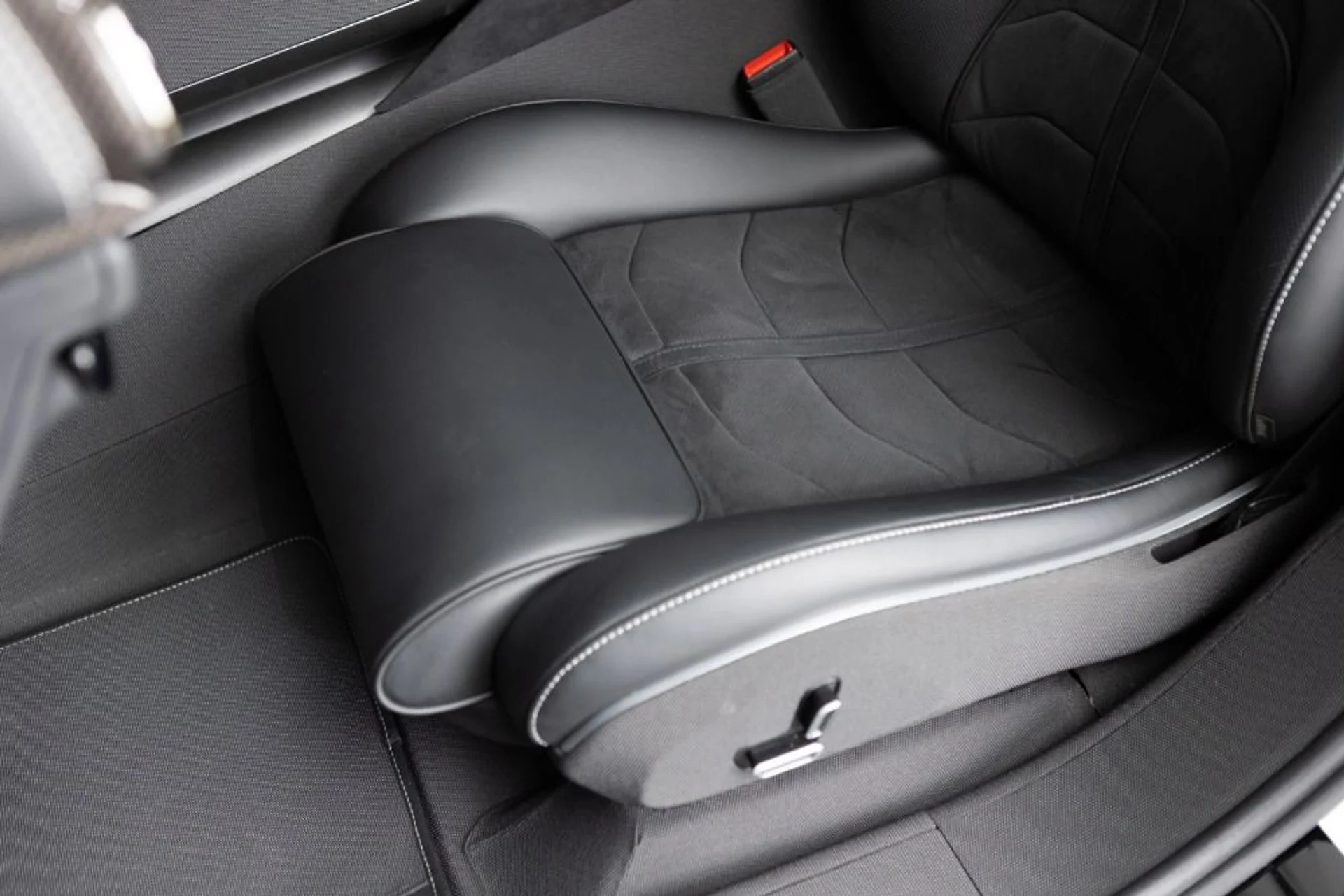 mph047_588953623_Used_2025_Ferrari_Purosangue_257fa6be1a