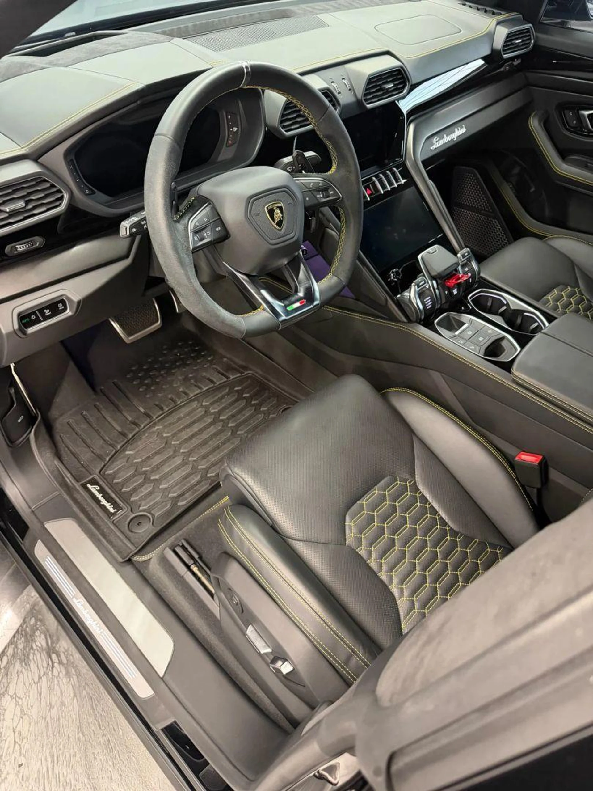 mph047_589899022_Used_2022_Lamborghini_Urus_Sport_Utility_4_D_1784762939_8ead5dcaad