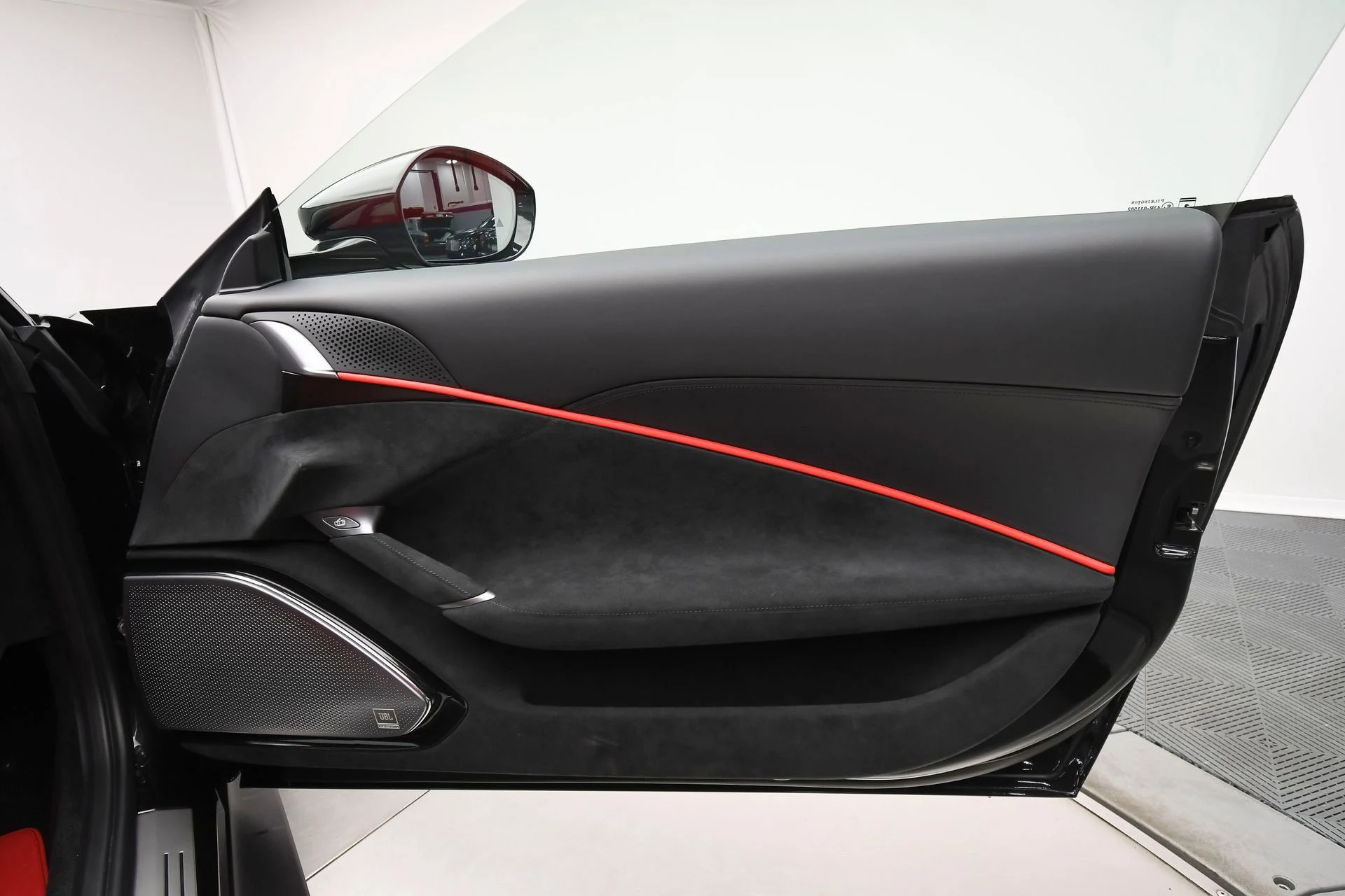 mph047_61485107_b1ac20c96e4645969840d5216ef9fe79_612829f71c