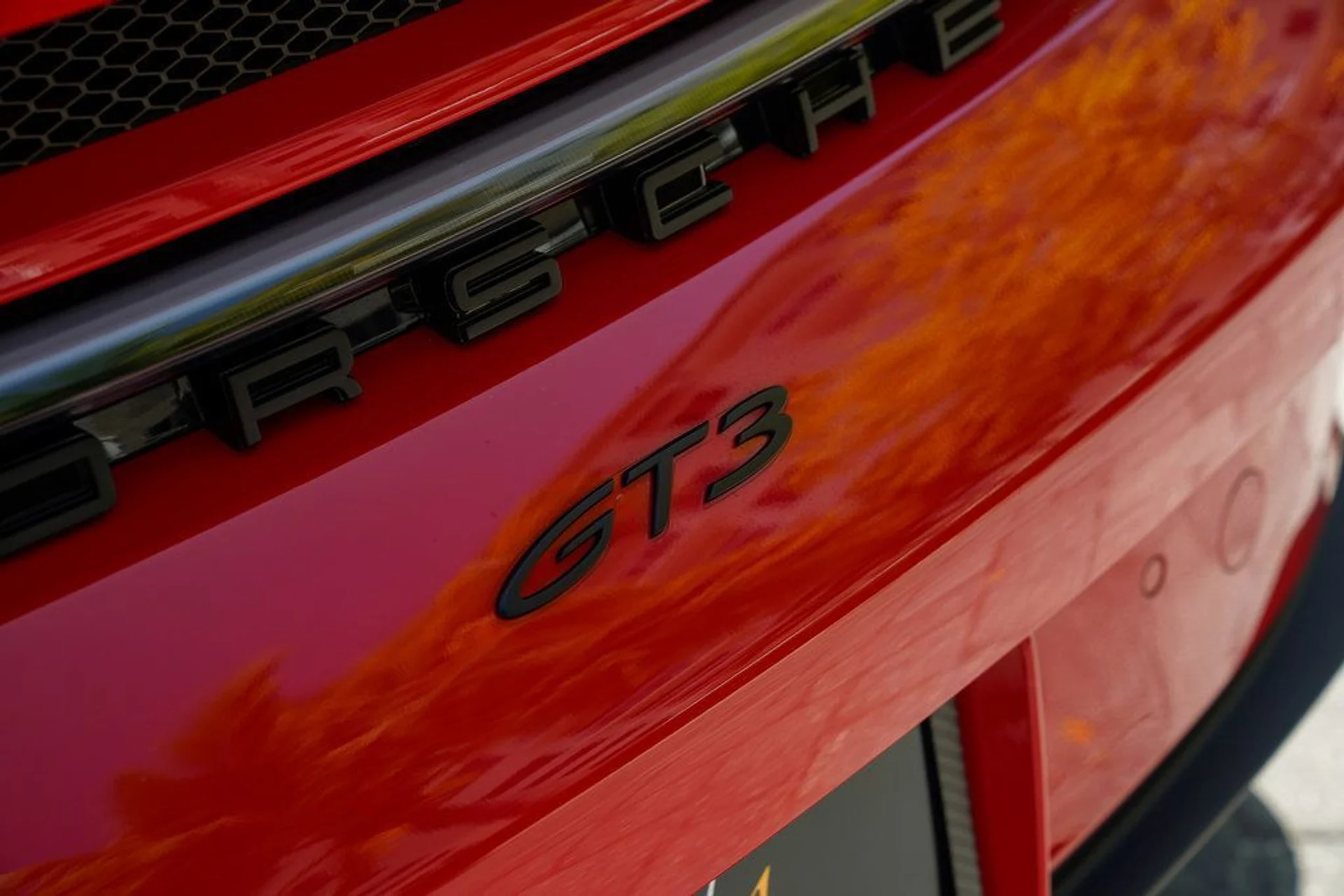 mph047_614975508_used_2023_porsche_911_gt3coupe_14354_22886031_48_1024_55fc593120