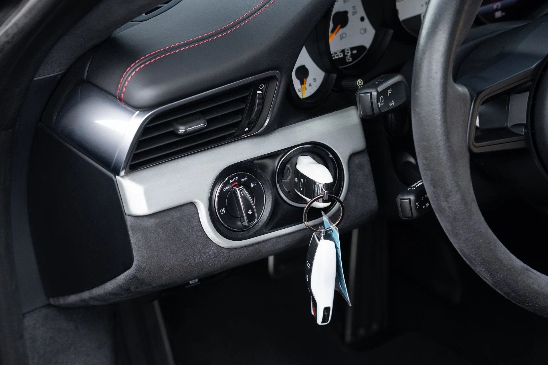 mph047_6298308_Used_2018_Porsche_911_GT_3_1780452373_f59307b1b0
