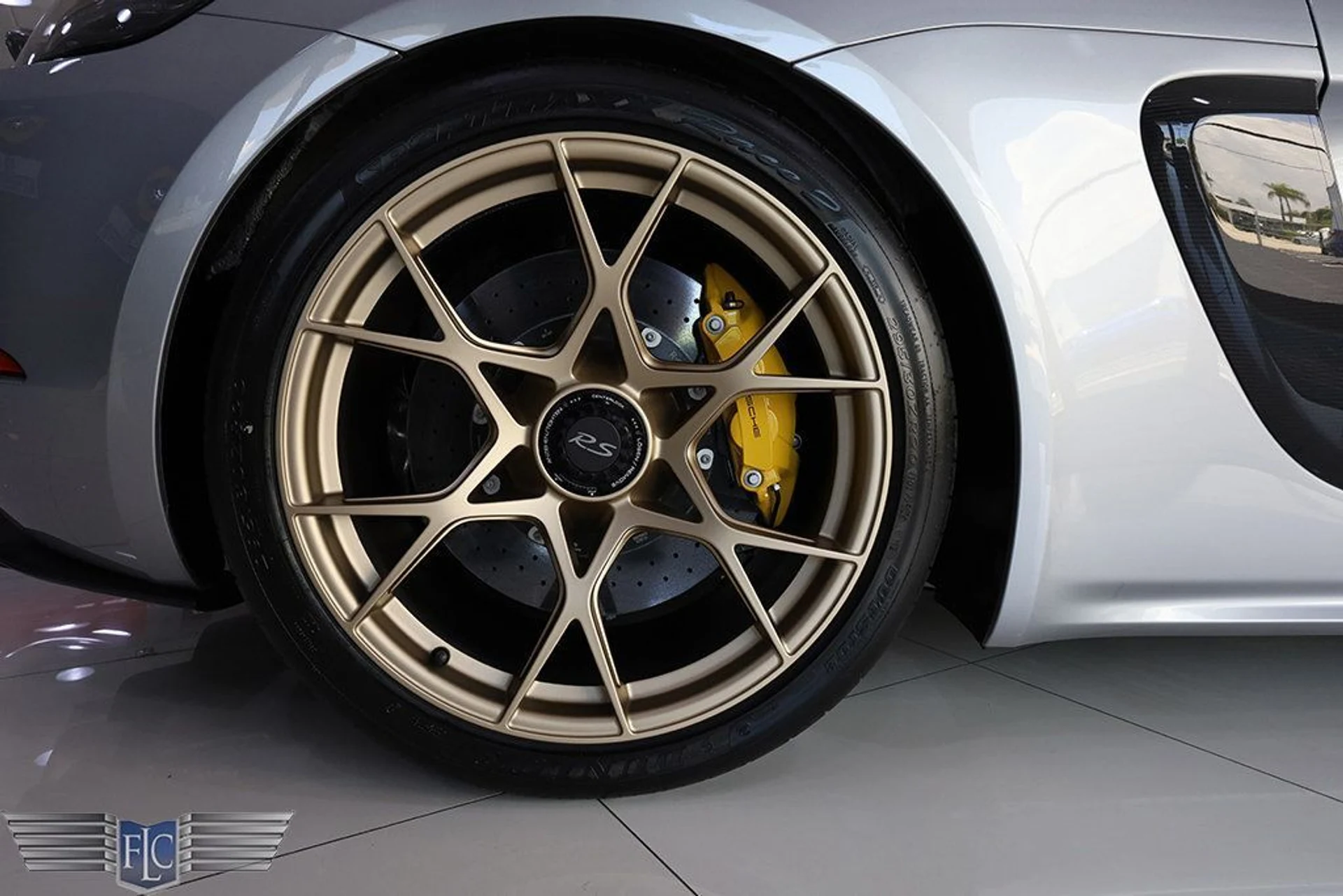 mph047_629988808_used_2025_porsche_718_cayman_gt4rscoupe_6305_22896205_48_1024_d68a748cc4