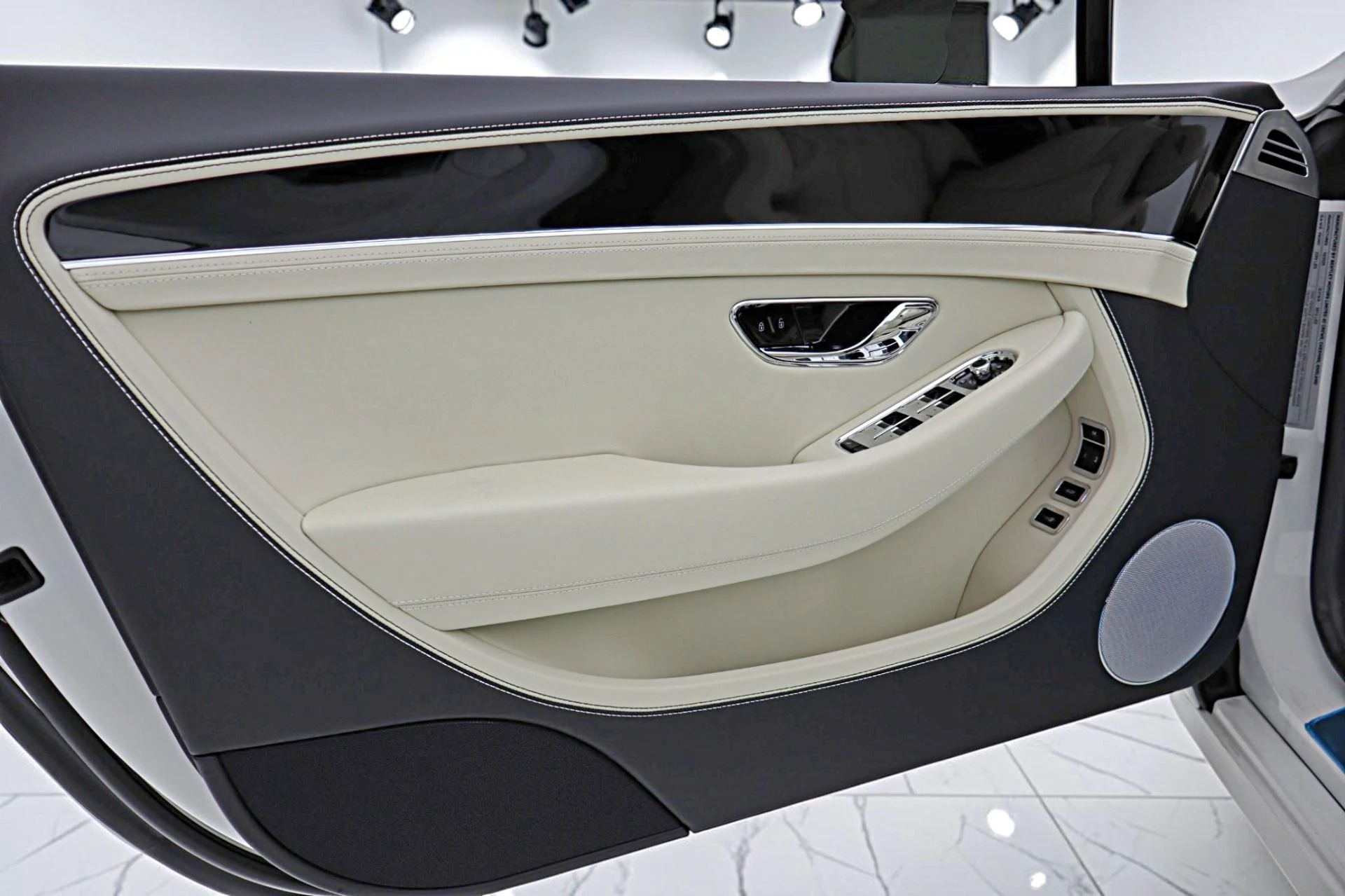 mph047_633921576_New_2026_Bentley_Continental_GTC_fbca0dc135
