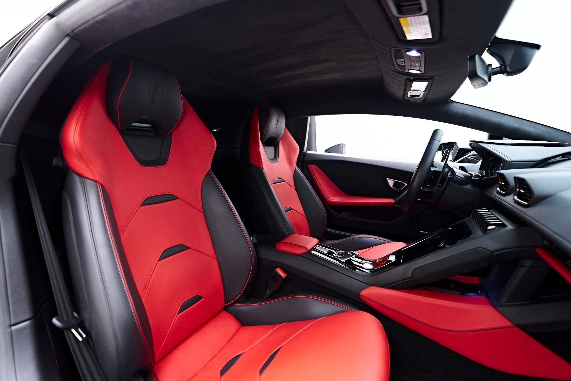 mph047_636159124_Used_2022_Lamborghini_Huracan_EVO_Base_1752781637_15bb101604