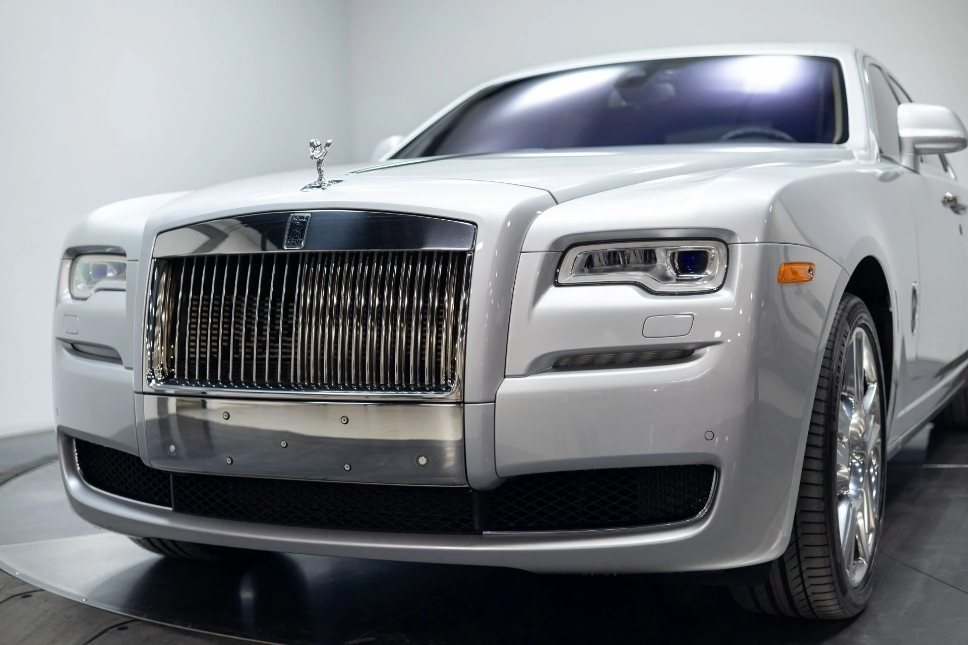 mph047_638407855_Used_2015_Rolls_Royce_Ghost_1760219601_45f633aca4