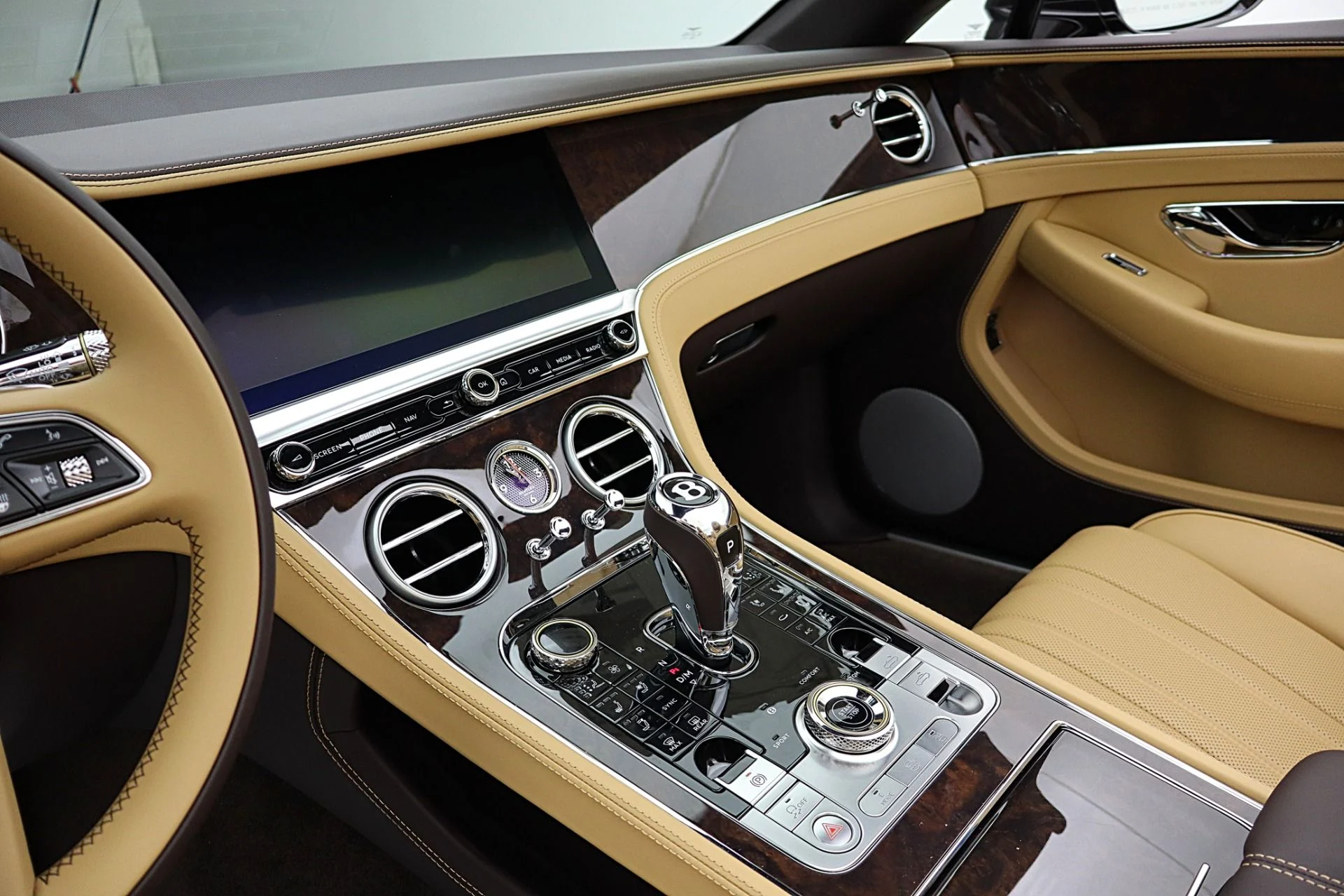 mph047_665475788_New_2026_Bentley_Continental_GTC_138506143c