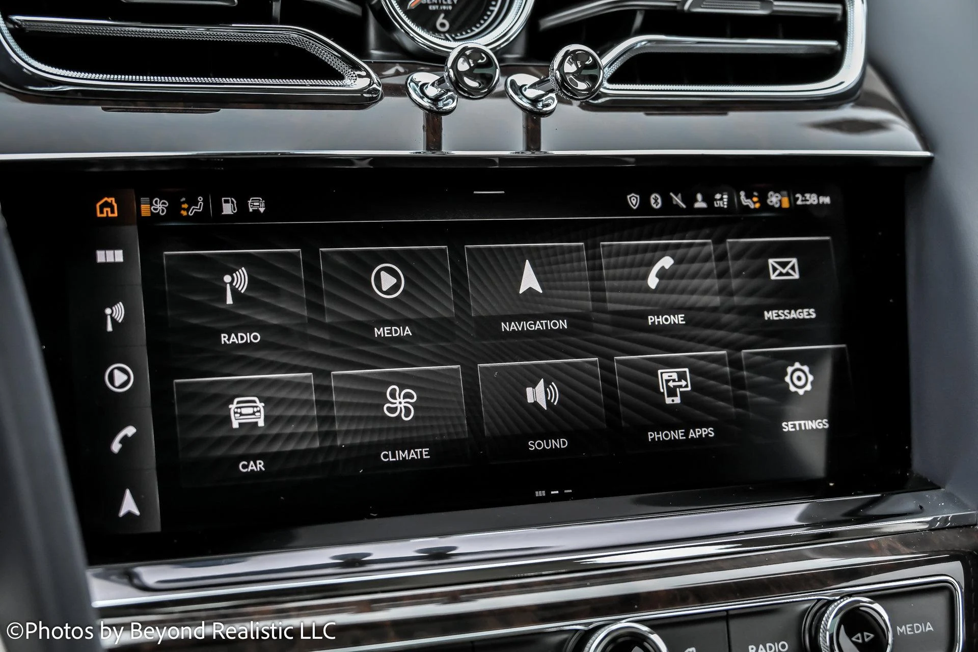 mph047_669451444_Used_2022_Bentley_Bentayga_V8_Mulliner_Driving_Specification_1765012911_56afea48e2