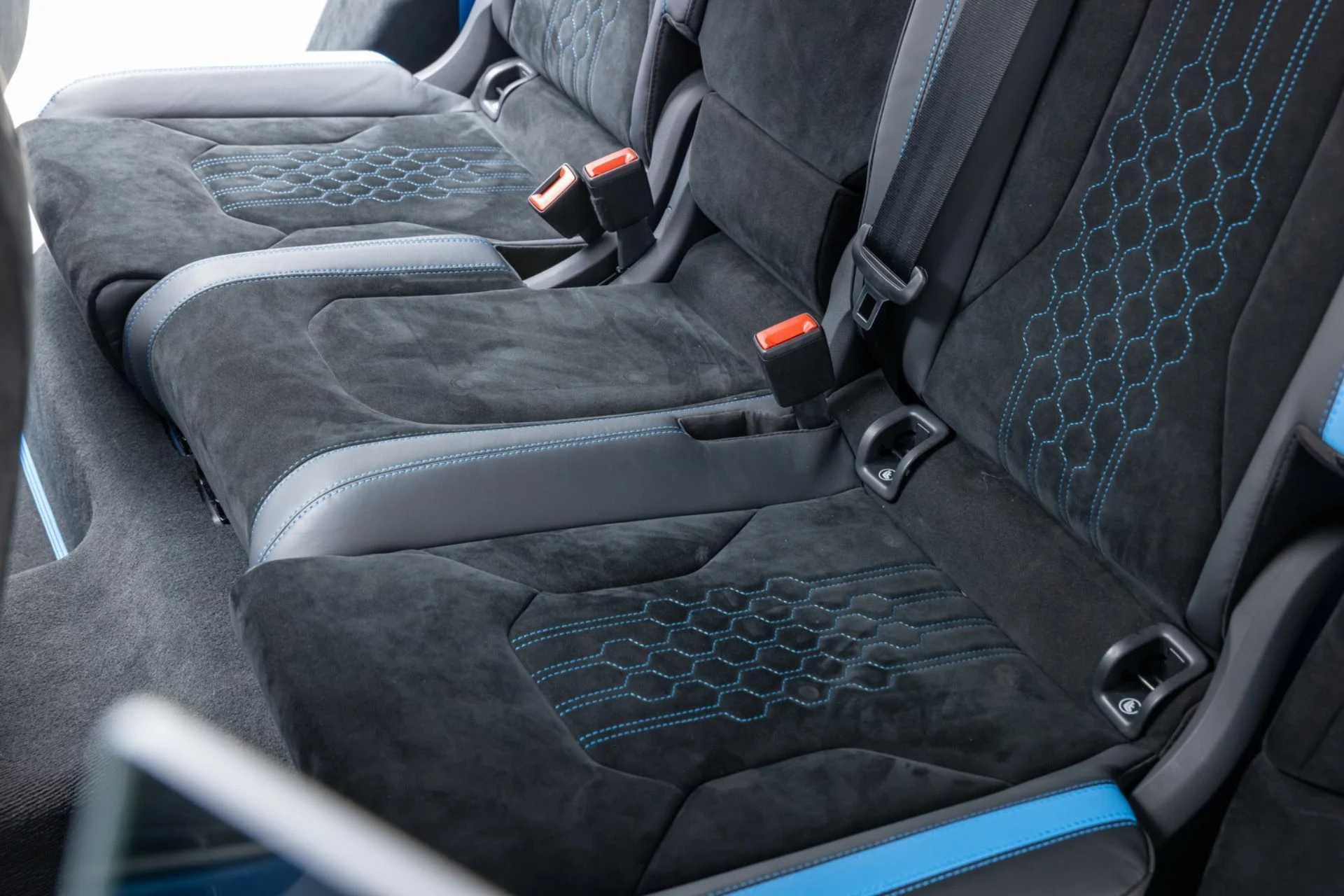 mph047_670721631_13287_p48_l_5328a1402b