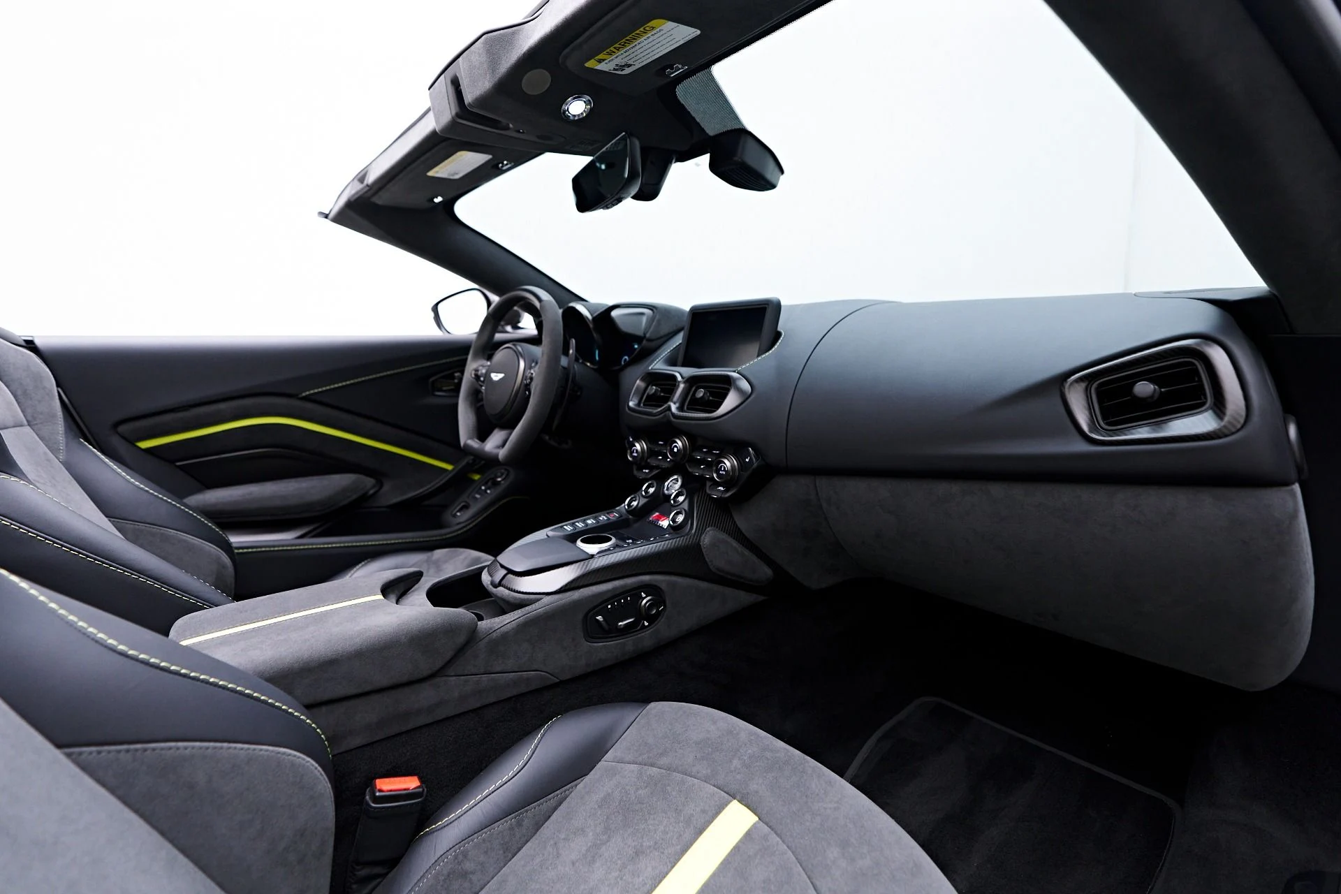 mph047_671091821_Used_2023_Aston_Martin_Vantage_F1_Edition_1754013179_4a77bfa9ba