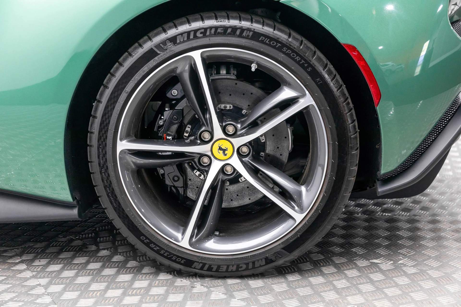 mph047_679773873_267b304873284f9aa2cab0d57948cc71_ffff66376e