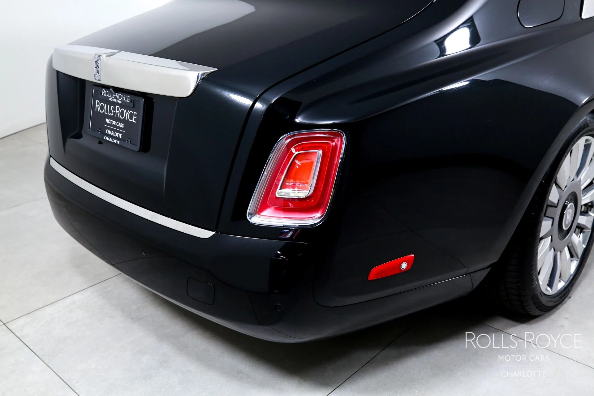 mph047_683760007_Used_2020_Rolls_Royce_Phantom_1781192797_e9c6f3f310