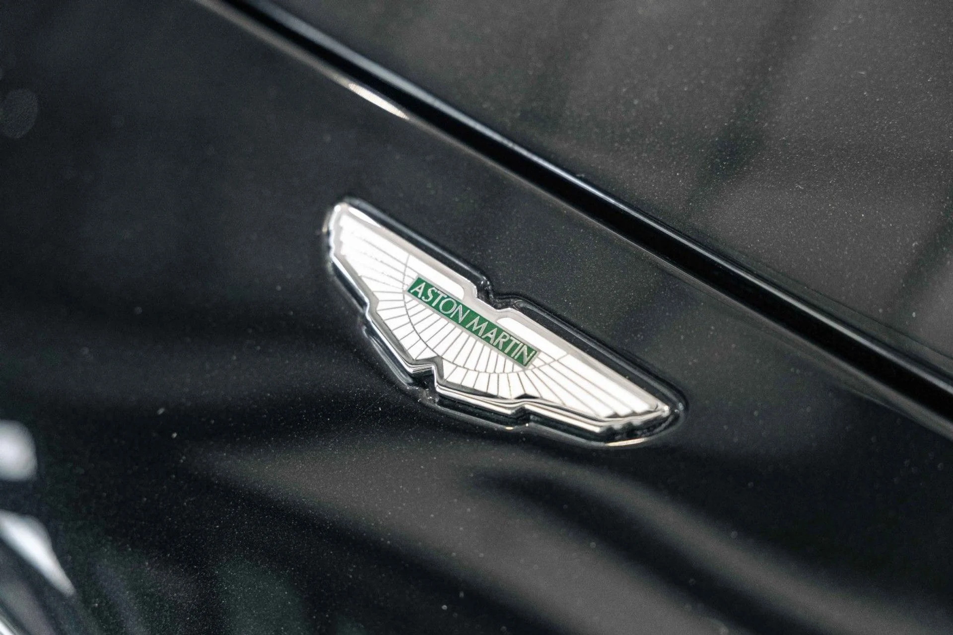 mph047_686420531_m_Q_16f5276034