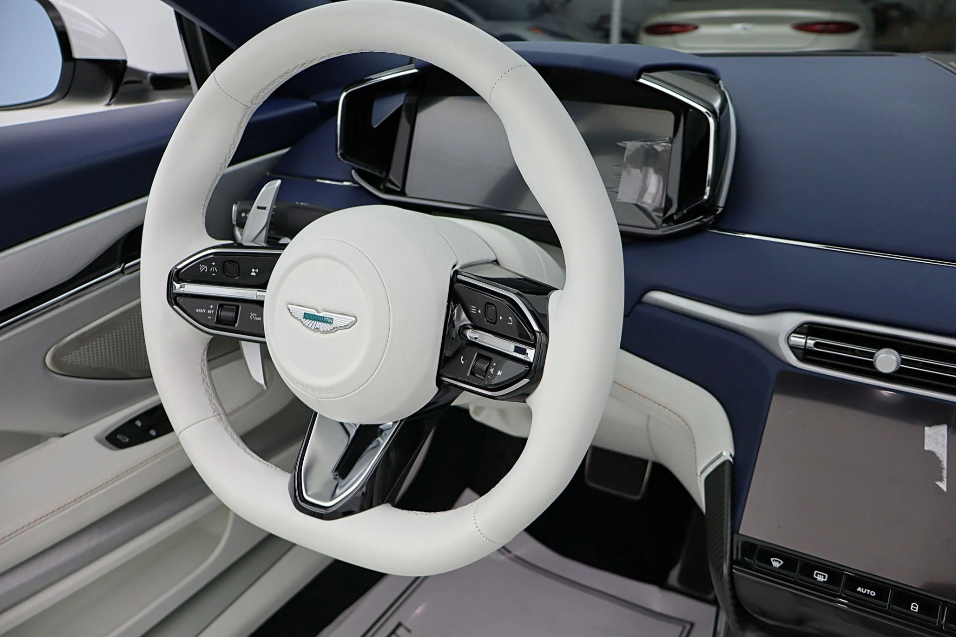 mph047_711008194_New_2026_Aston_Martin_Vanquish_Volante_db4223019d