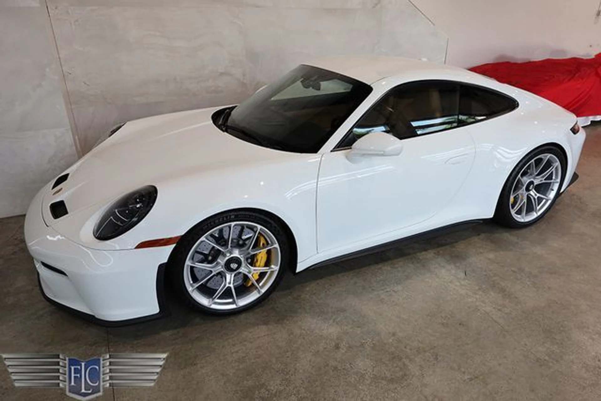 mph047_727752496_used_2024_porsche_911_gt3coupewtouringpackage_9689_23060491_52_640_e060acae72