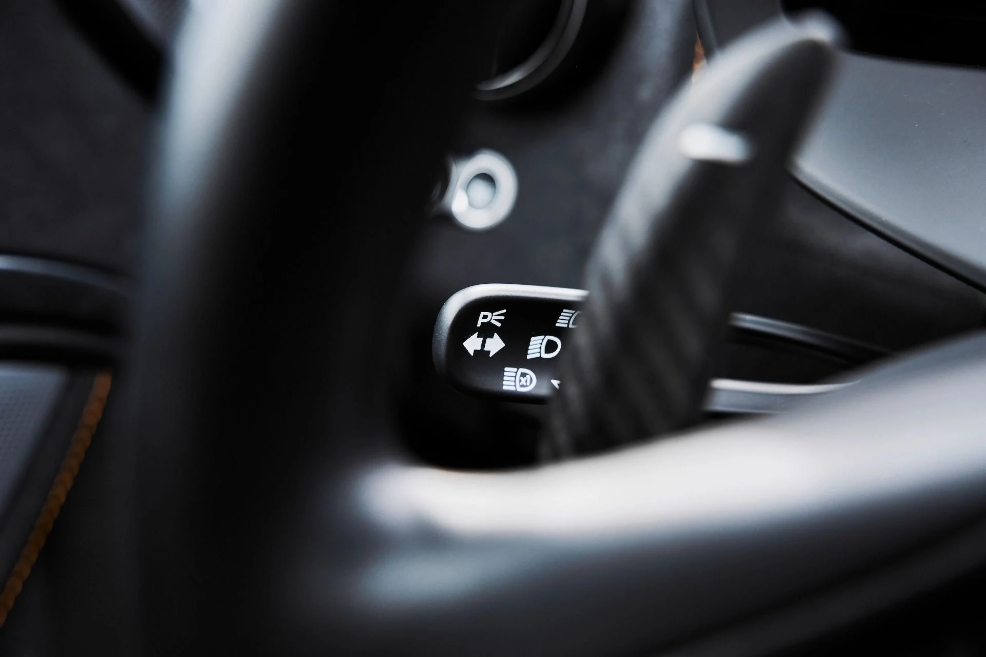 mph047_751524873_Used_2024_Mc_Laren_750_S_1775006079_d218e167a8