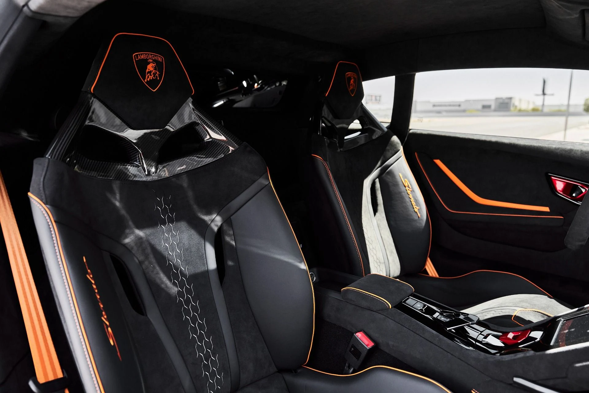 mph047_792910551_Used_2023_Lamborghini_Huracan_Sterrato_Base_1776823471_03a939c8e1