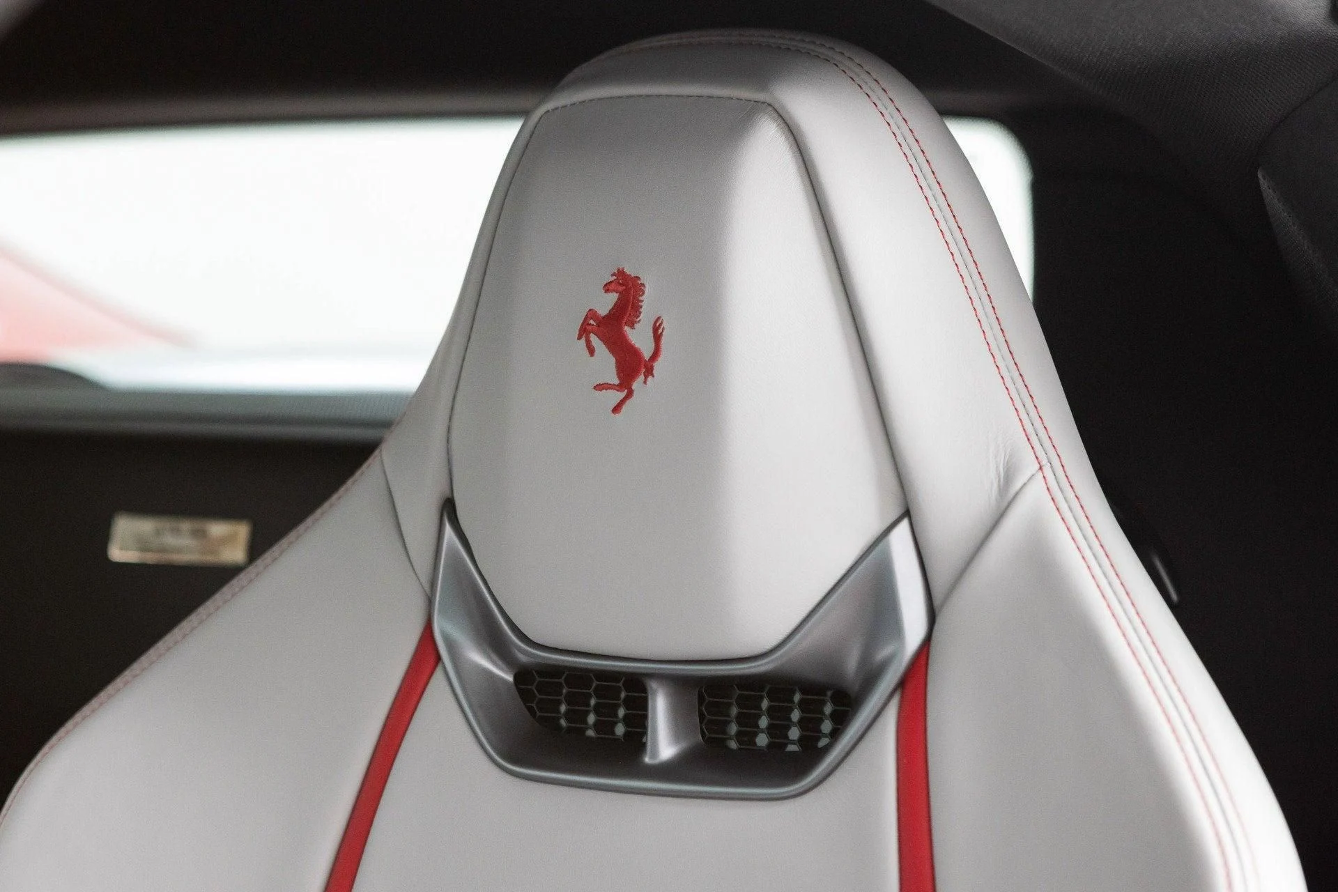 mph047_800199772_Used_2024_Ferrari_296_GTB_1777367552_d33691bf8d