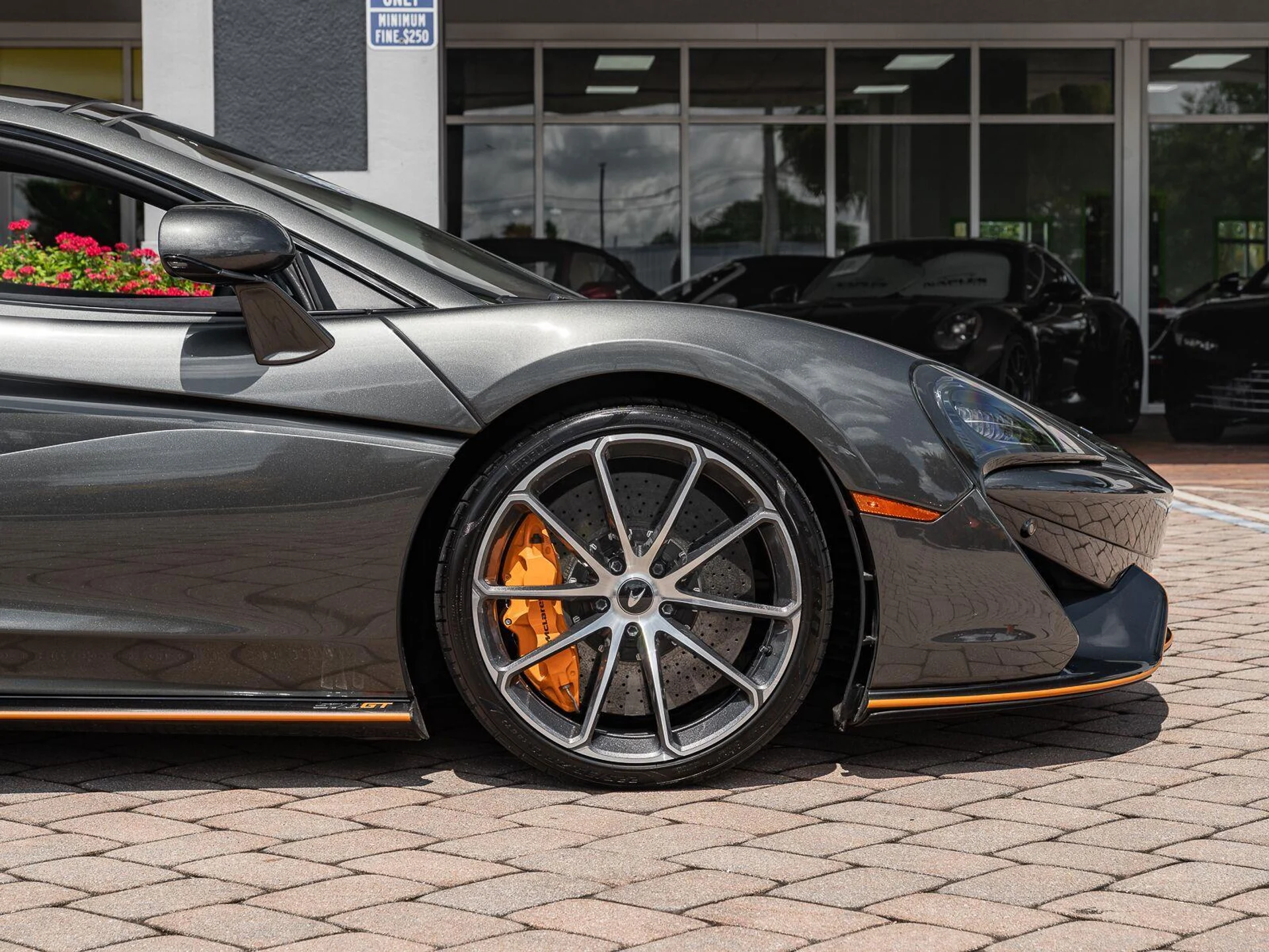 mph047_80212667_Used_2019_Mc_Laren_570_GT_Coupe_1785532160_c0e0f73af9