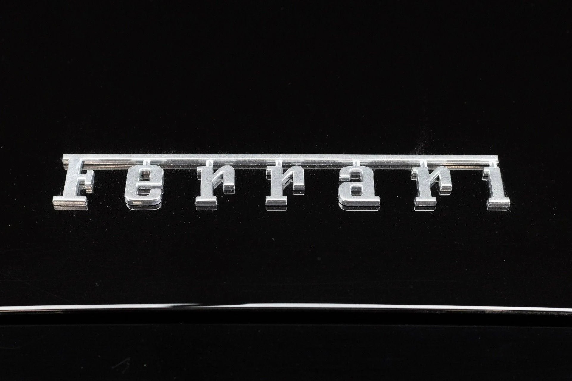 mph047_815414022_Used_2017_Ferrari_488_Spider_1777367851_1b7b45478e