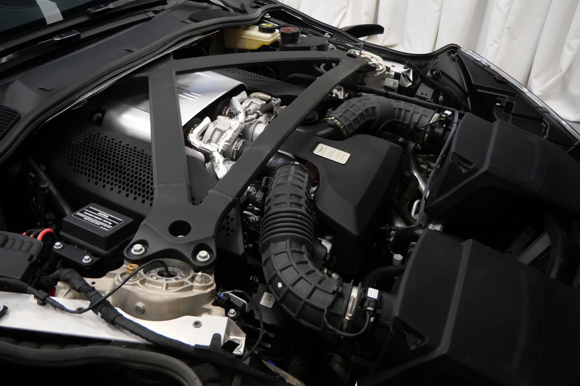 mph047_83032150_Used_2021_Aston_Martin_DB_11_Volante_1760108226_32560bfed2