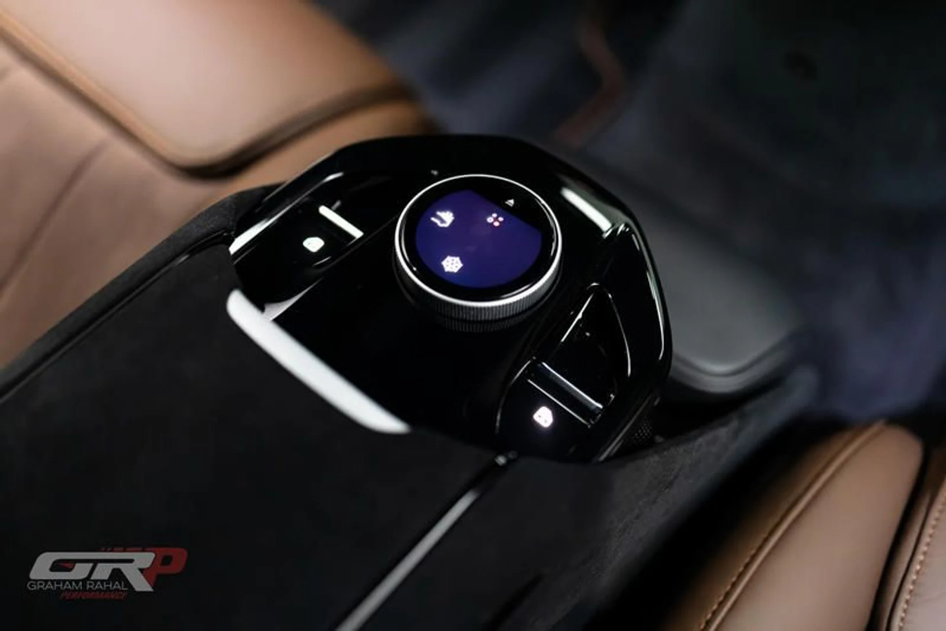 mph047_830675469_84_A0941_B_61_CA_4_C56_942_D_78768_A5_BCB_93_c044fadde4