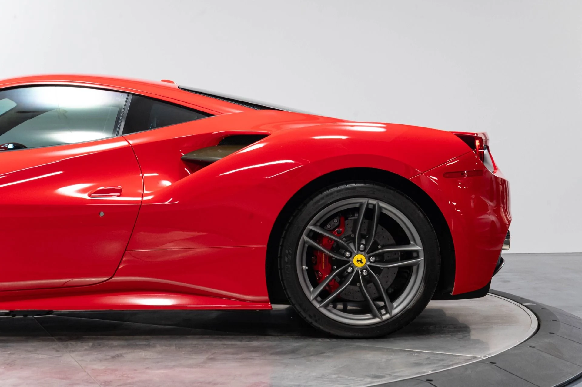 mph047_833741255_Used_2018_Ferrari_488_GTB_1785189078_e2af637b58