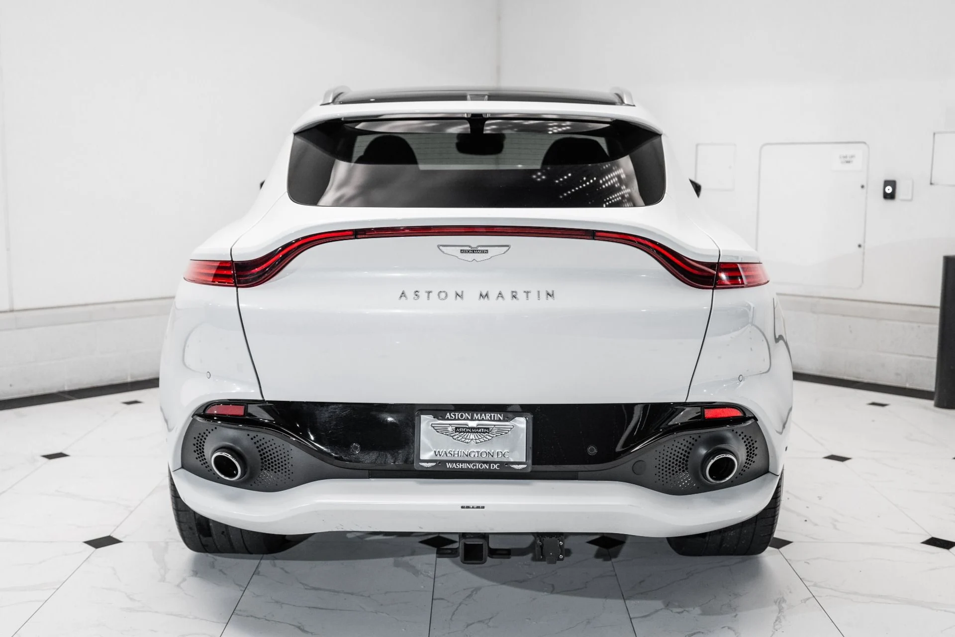 mph047_835998763_Used_2023_Aston_Martin_DBX_1759420185_6234b8999a