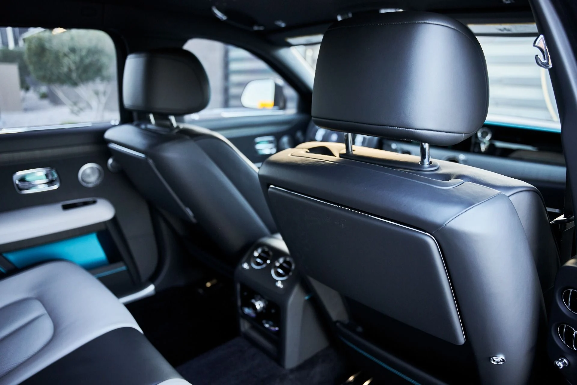 mph047_843377981_Used_2025_Rolls_Royce_Ghost_Base_1770087460_47e978f83f