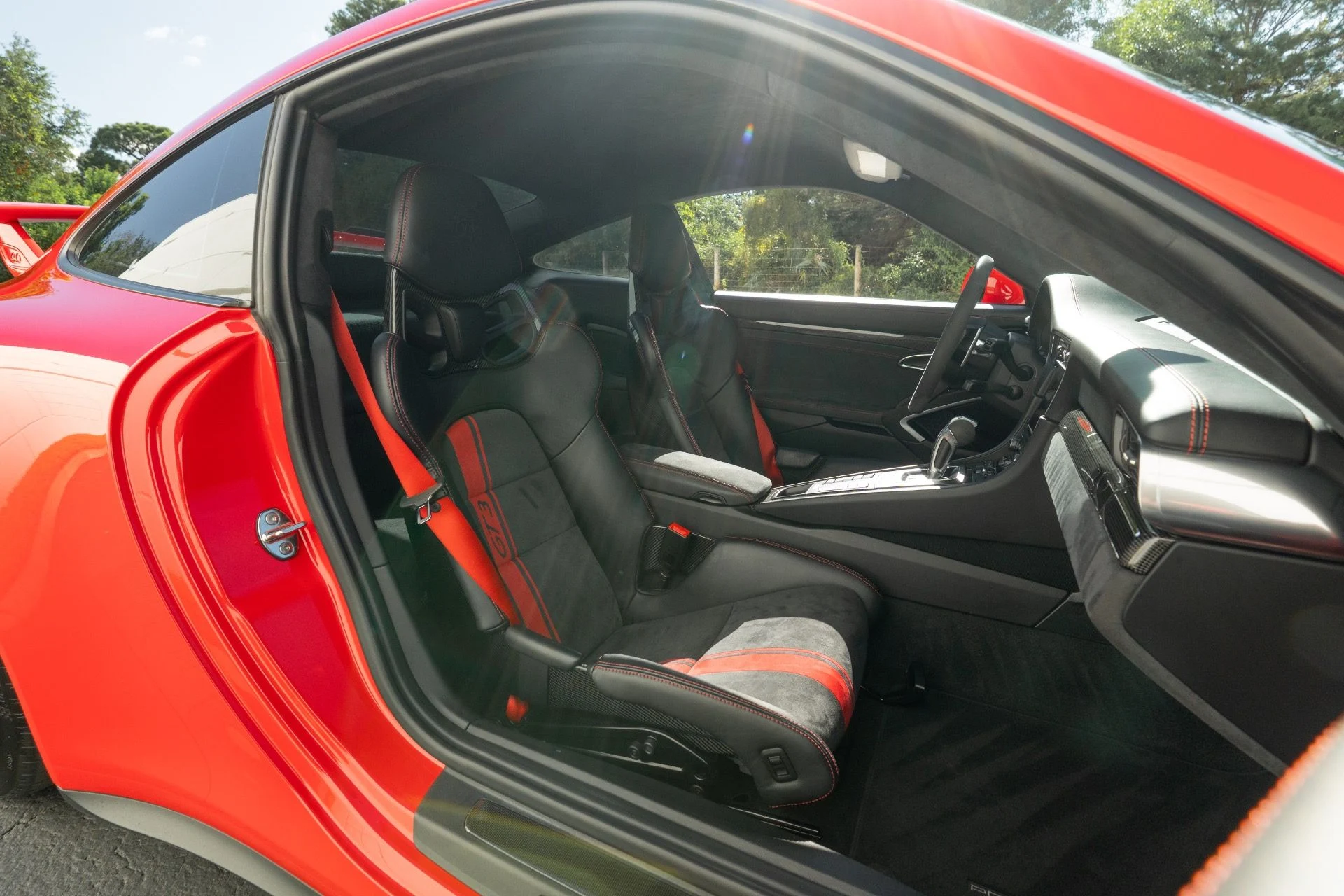 mph047_860034532_Used_2018_Porsche_911_GT_3_1755032674_94ad590e51