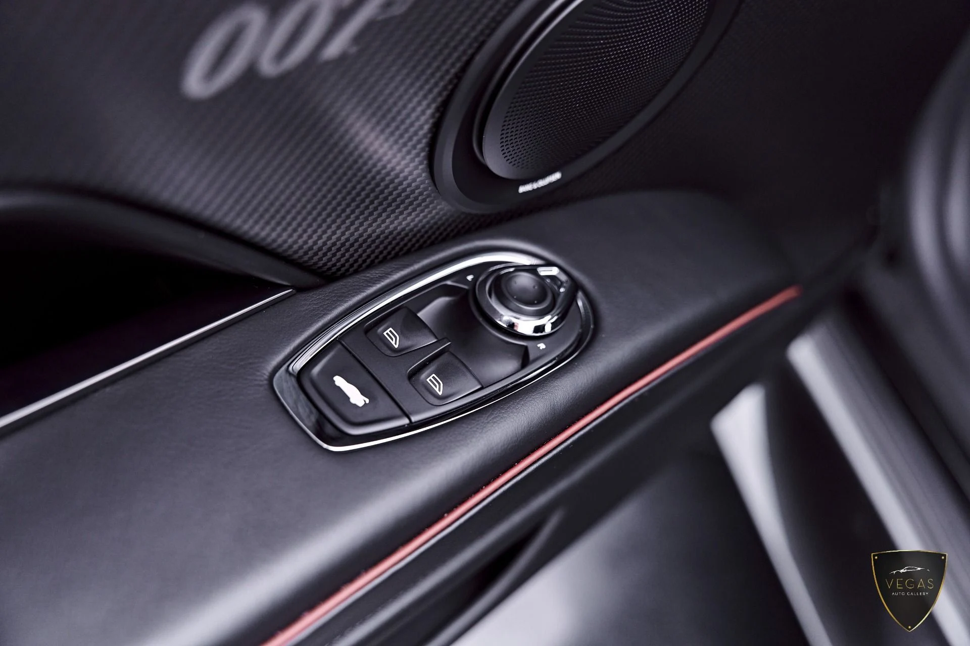 mph047_87928486_Used_2021_Aston_Martin_DBS_Superleggera_1785181550_cfa43a25ee
