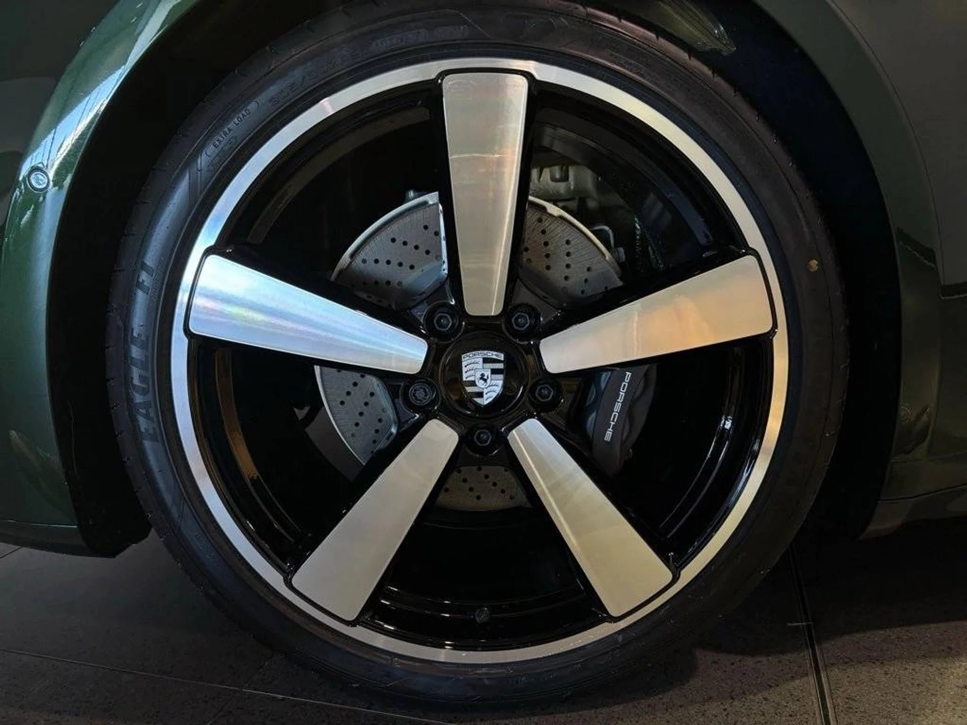 mph047_881203316_3aca021376c2269cc6bbc6a28c18f556x_1e70632b31