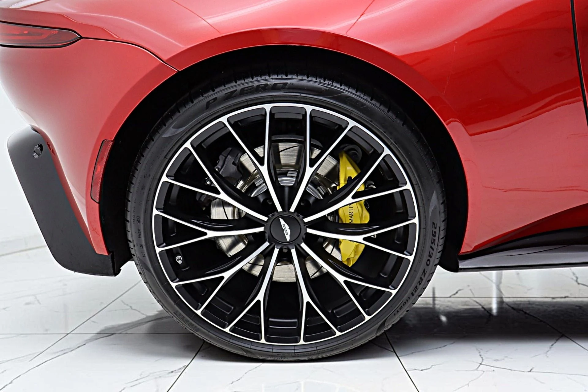mph047_892061200_Used_2023_Aston_Martin_Vantage_Coupe_0a1c2d3654