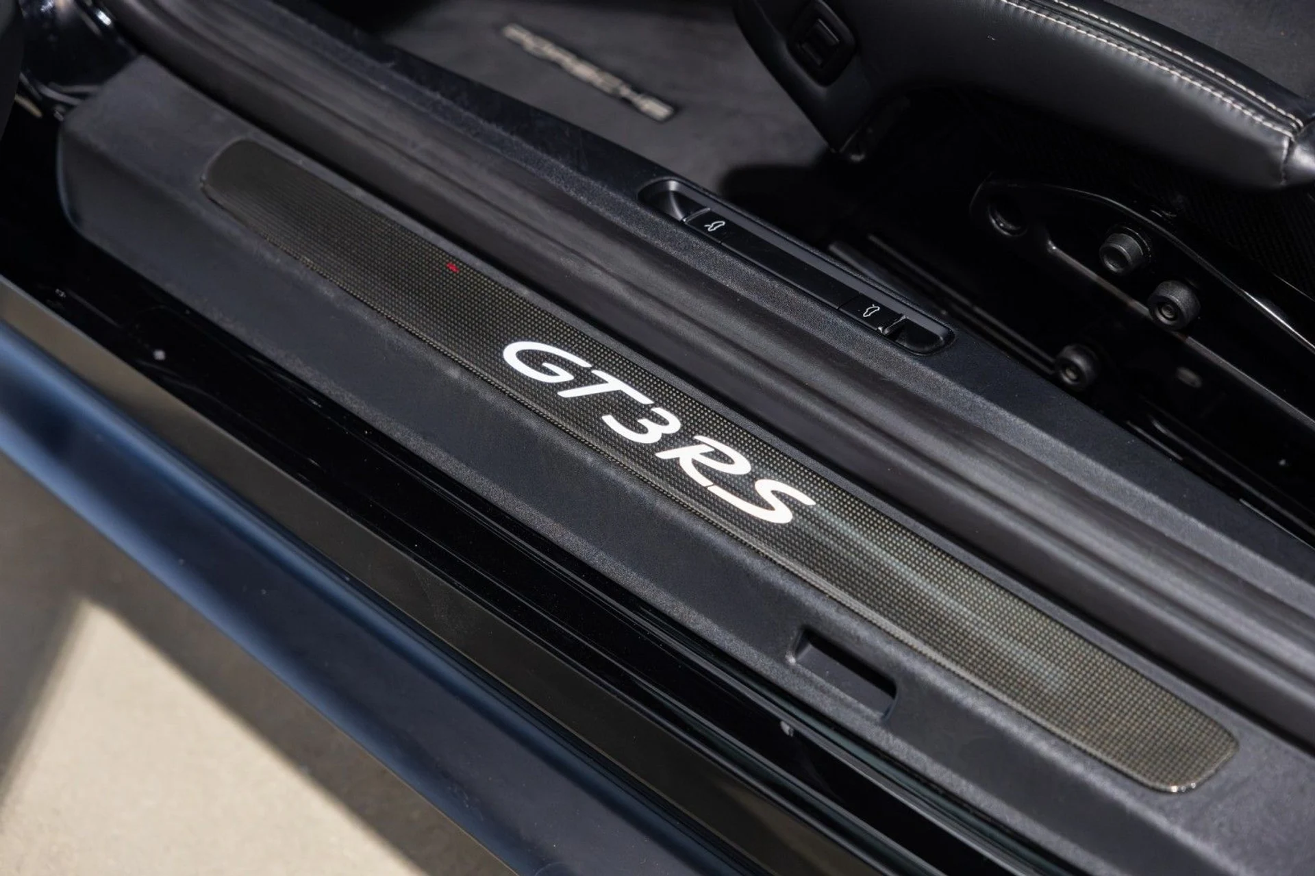 mph047_897057219_z_A_4d525b8177