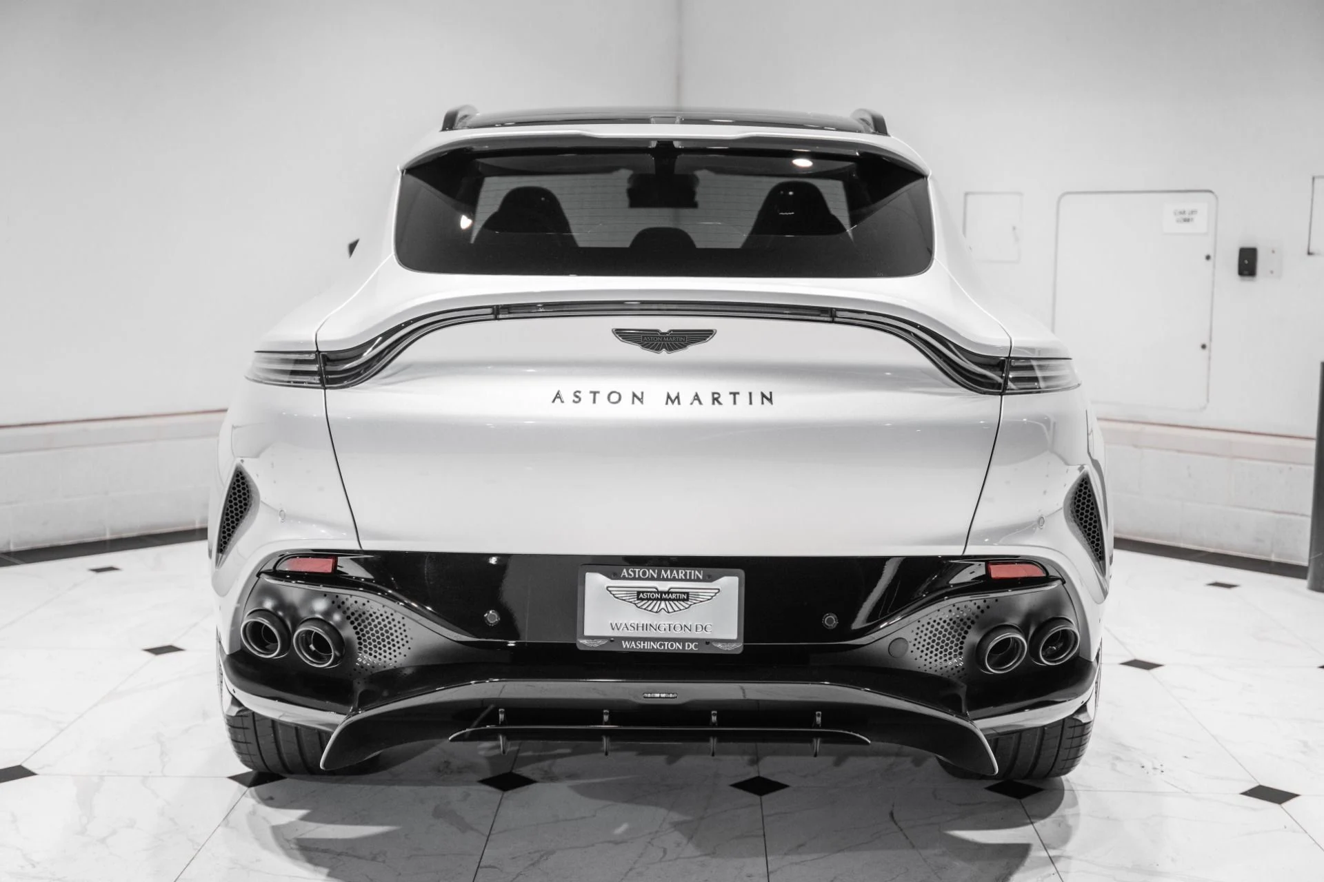 mph047_928815355_New_2026_Aston_Martin_DBX_707_1780937763_3629723f20