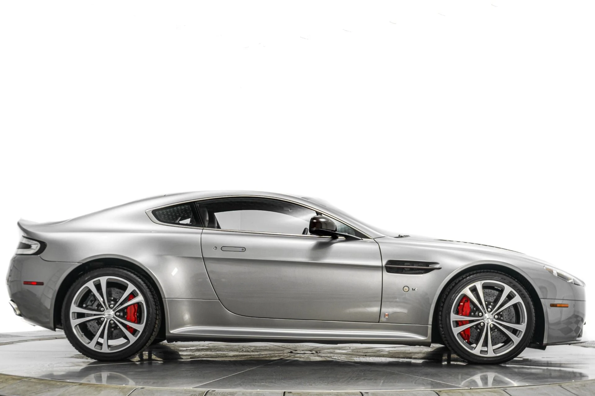 mph047_930037071_Used_2017_Aston_Martin_Vantage_V12_S_7_Speed_Manual_Highly_Unusual_Spec_Gorgeous_1772489641_7ca276f01a