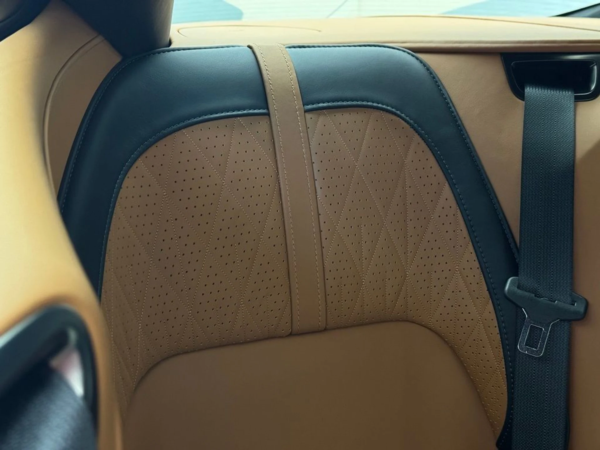 mph047_937706206_w9s6joek2t485lzwiqyv69gn4xid_edb9b28700