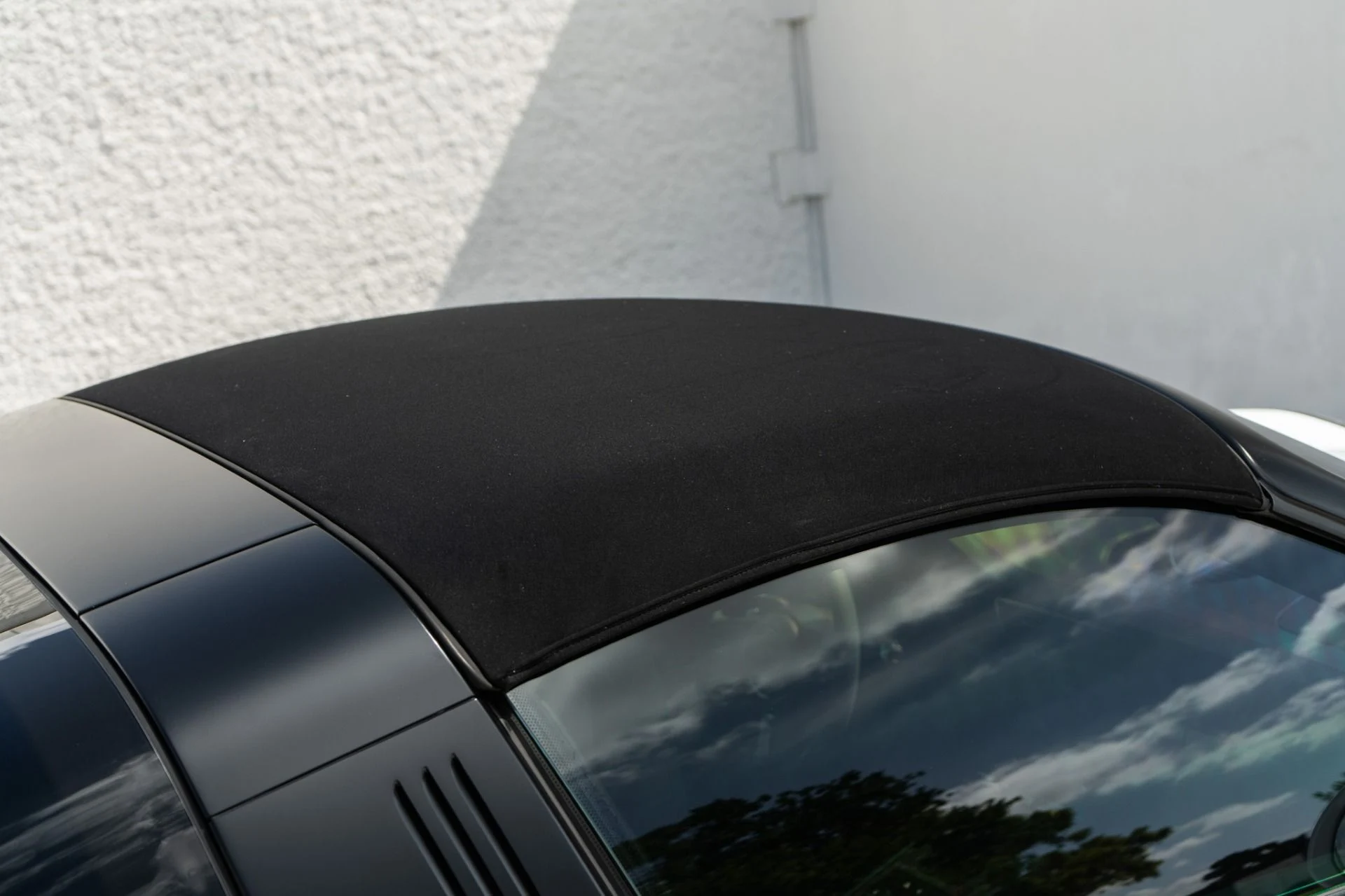 mph047_937791303_Used_2018_Porsche_911_Targa_4_GTS_1791238615_5354af0355
