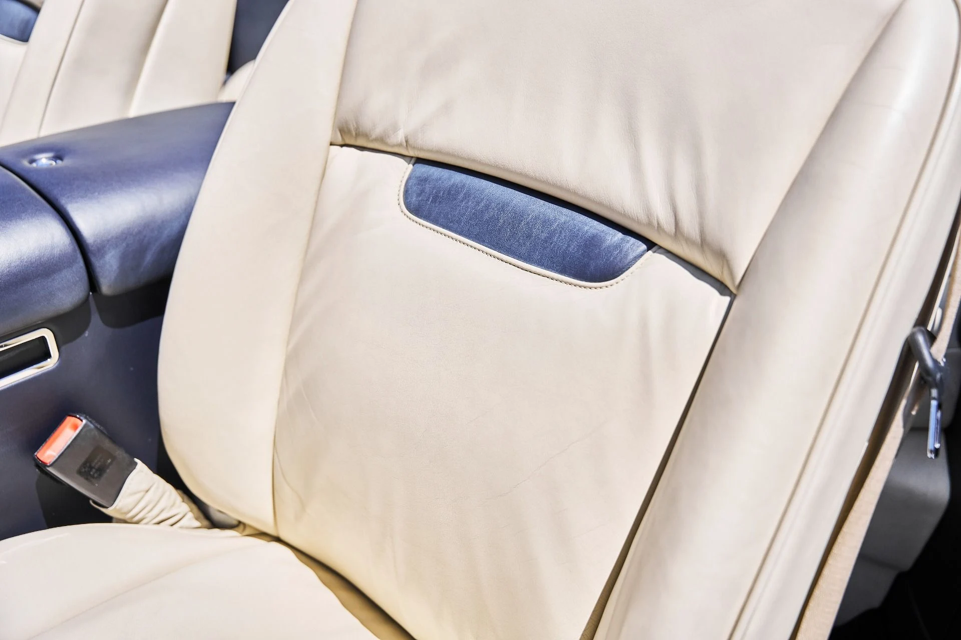mph047_939074417_Used_2009_Rolls_Royce_Phantom_Drophead_Coupe_Base_1779209702_5b4776178e