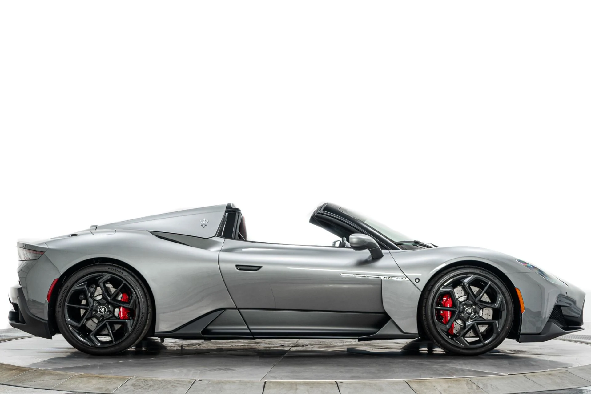 mph047_939548934_Used_2023_Maserati_MC_20_Cielo_351_Miles_Lightweight_Racing_Seats_Interior_Carbon_Fiber_Package_1774034660_7a4cdf2863