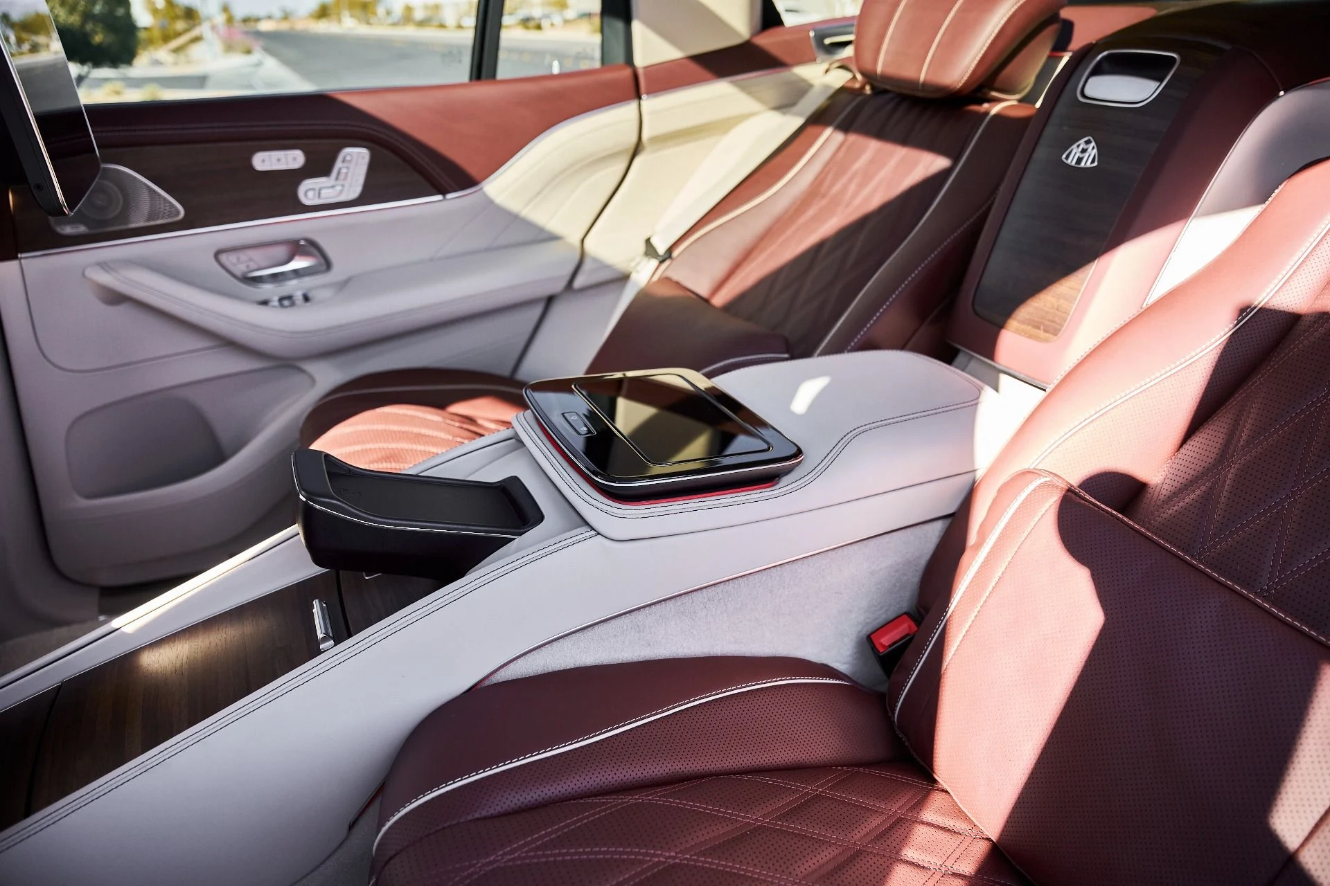 mph047_941608785_Used_2026_Mercedes_Benz_GLS_Maybach_GLS_600_1772593233_8fbd7adc5f