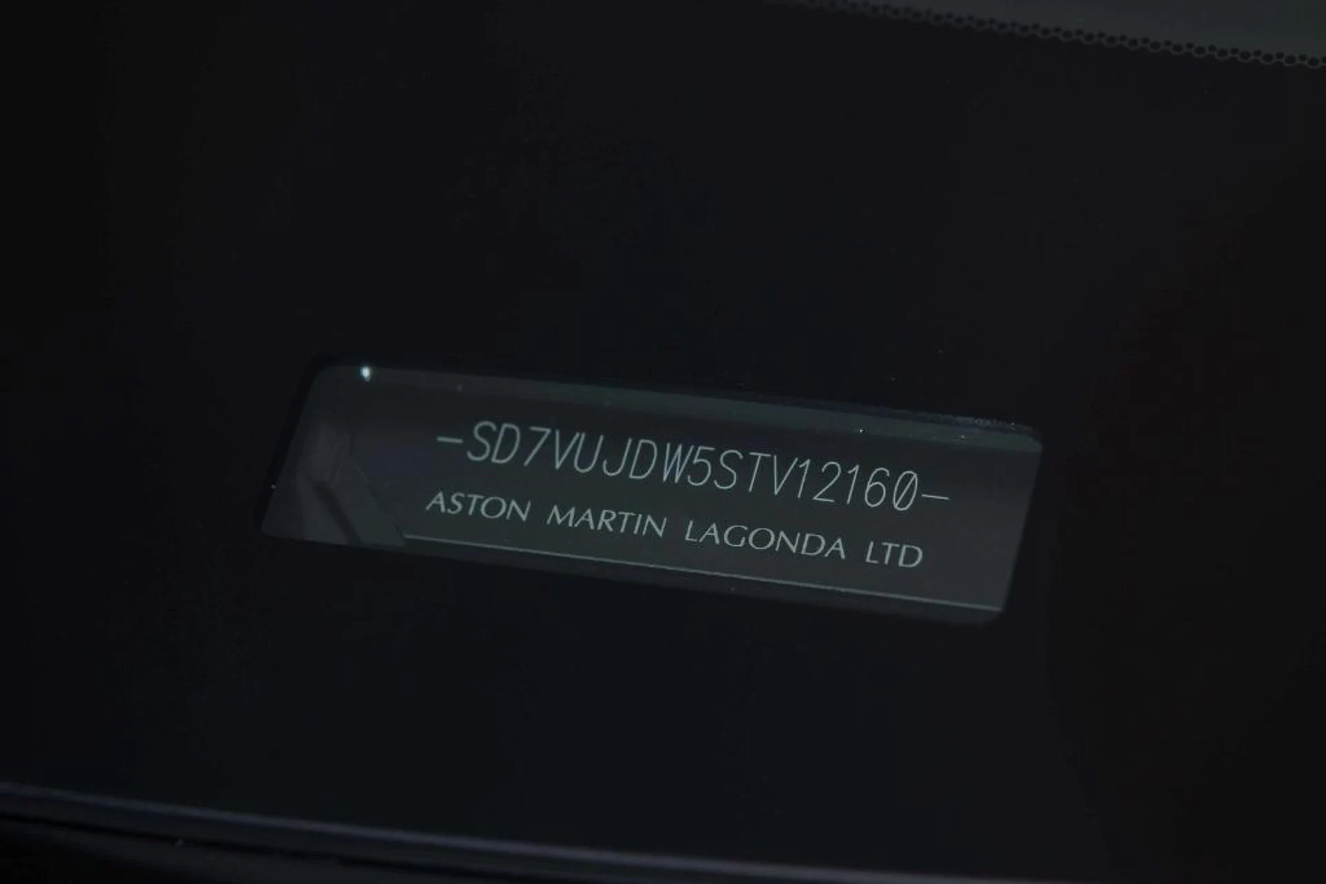 mph047_947857185_AM_Viq_Acm_F_Wnk_F_Me_WYMLIH_3_A_GE_21748159fa